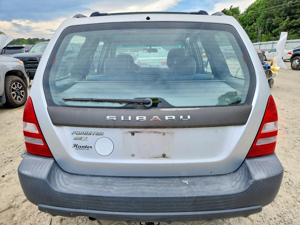 2005 Subaru Forester Silver vin: JF1SG63605H723322