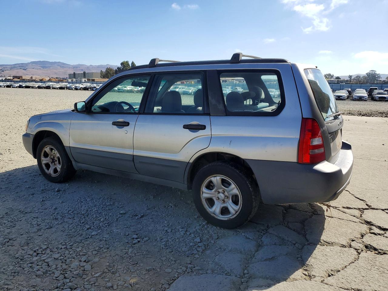 2005 Subaru Forester 2.5x Silver vin: JF1SG63605H730643