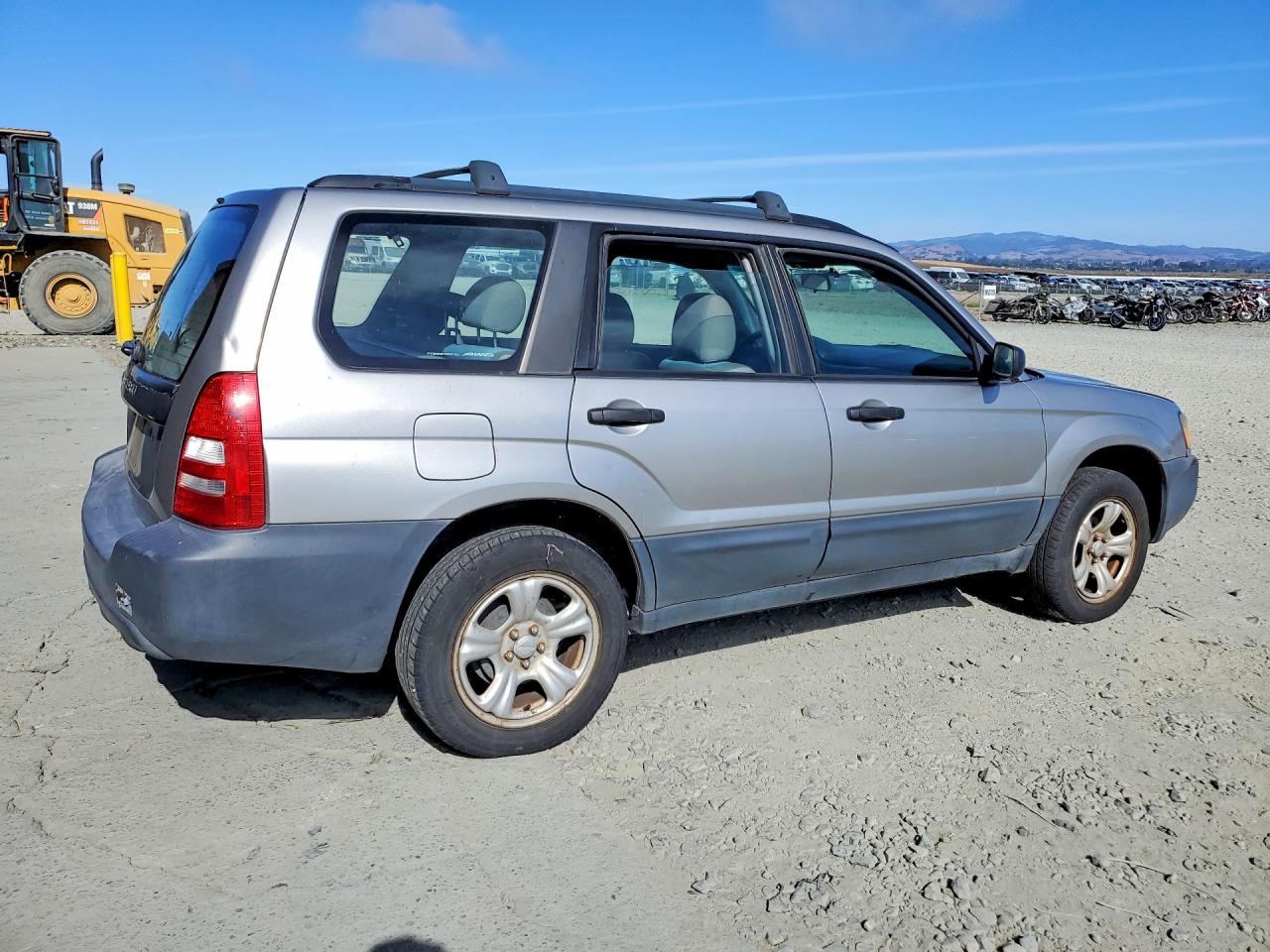 2005 Subaru Forester 2.5x Silver vin: JF1SG63605H730643