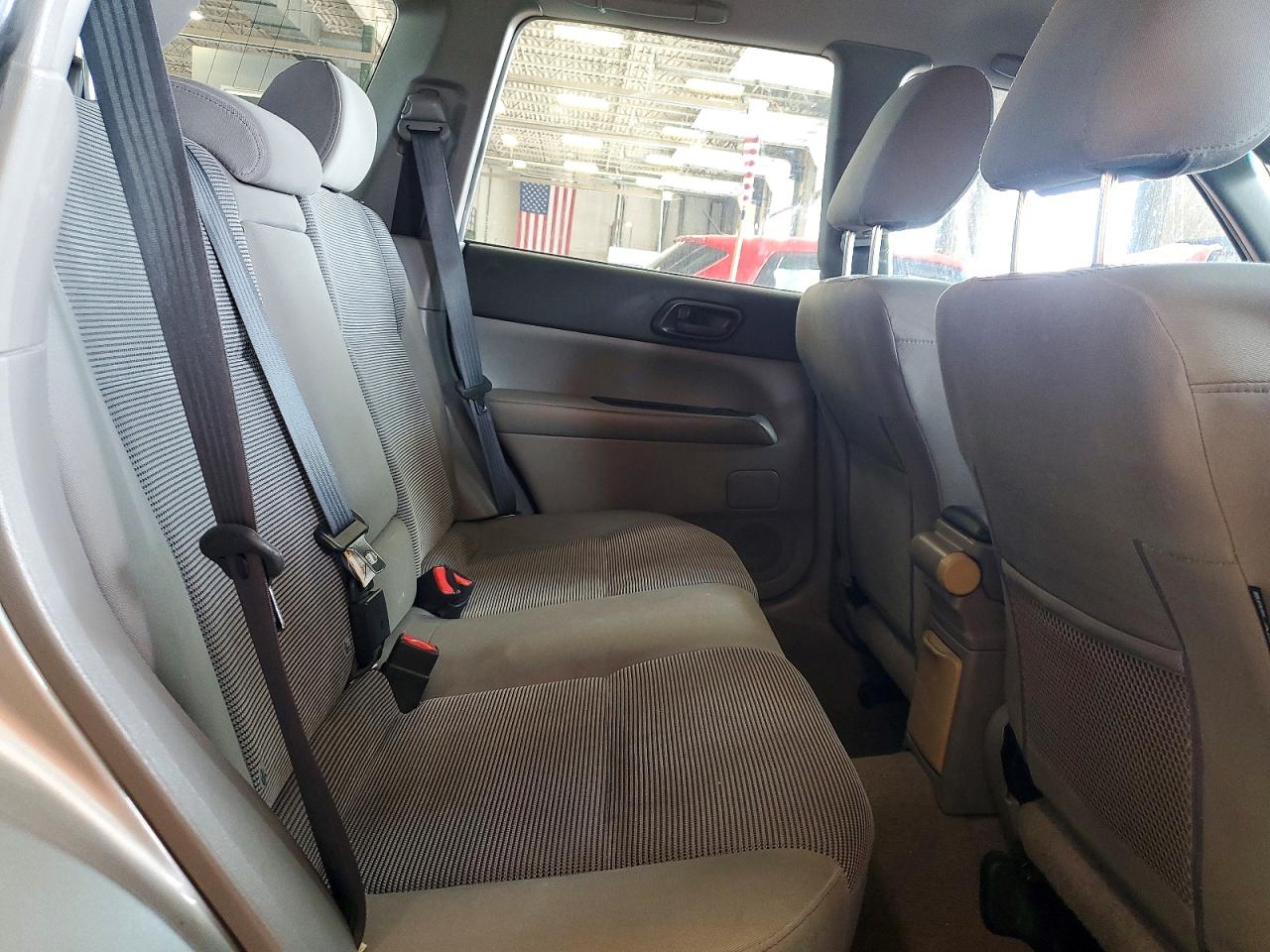 2007 Subaru Forester 2.5x Silver vin: JF1SG63607H711044