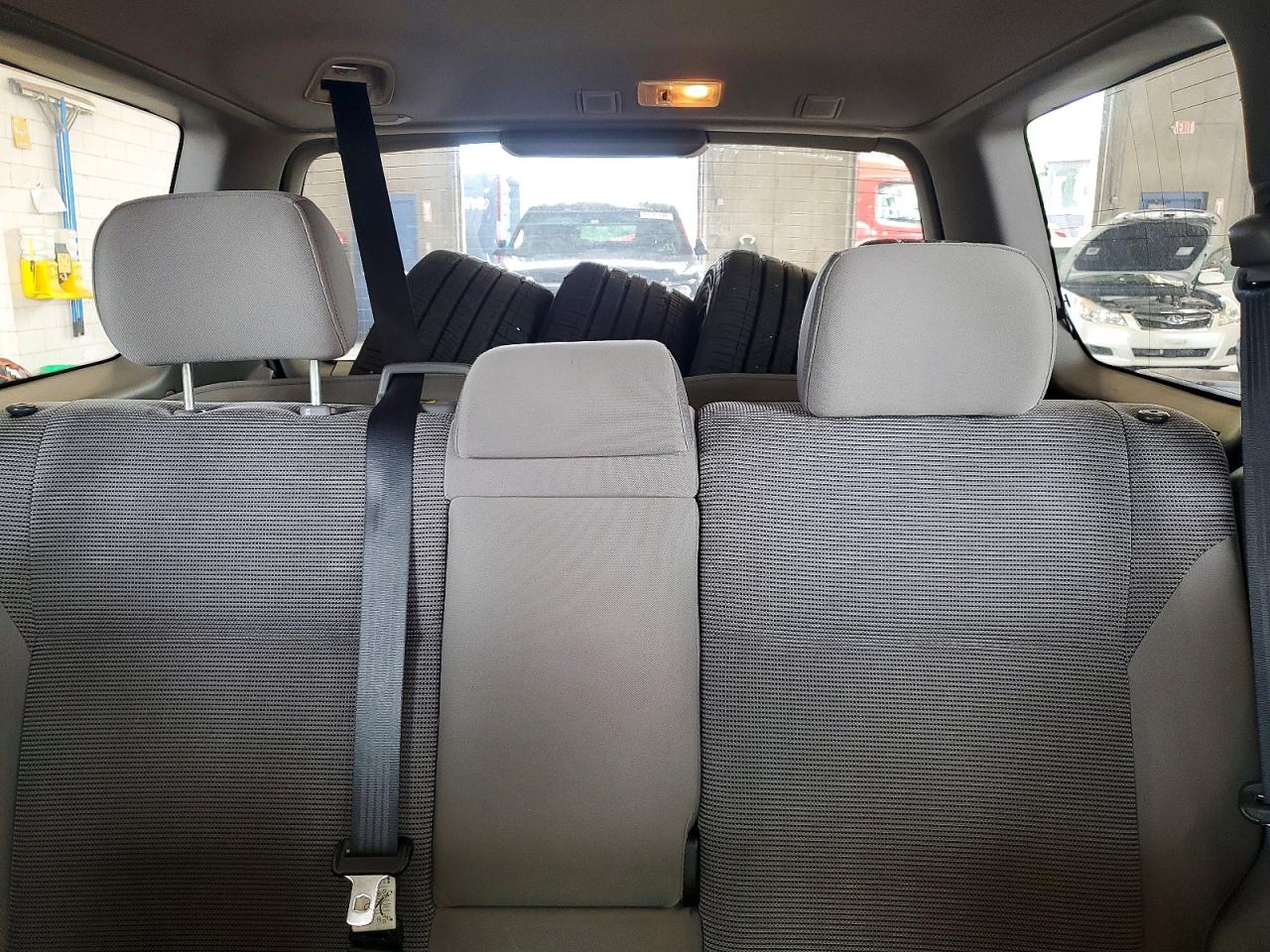 2007 Subaru Forester 2.5x Silver vin: JF1SG63607H711044