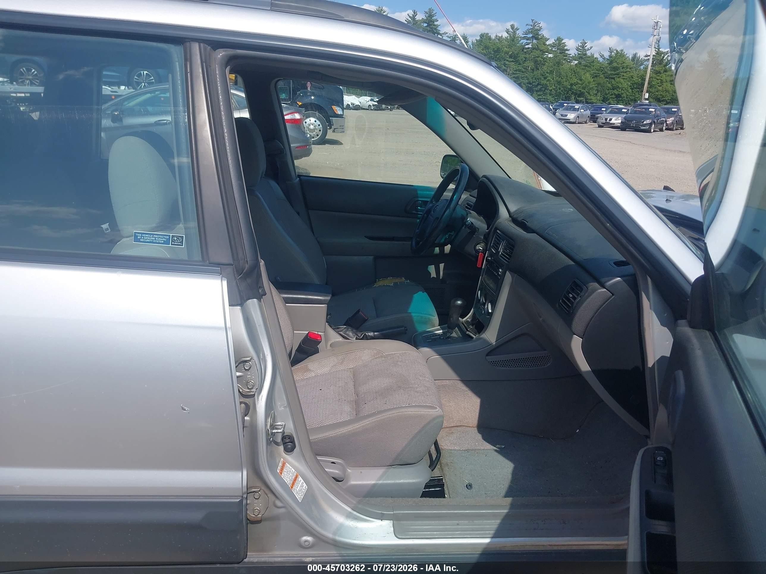 2004 Subaru Forester 2.5x Silver vin: JF1SG63634H710207