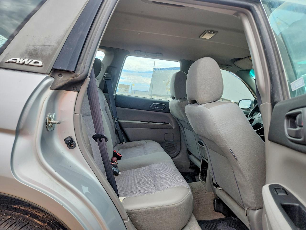 2004 Subaru Forester 2.5x Серебряный vin: JF1SG63634H737018