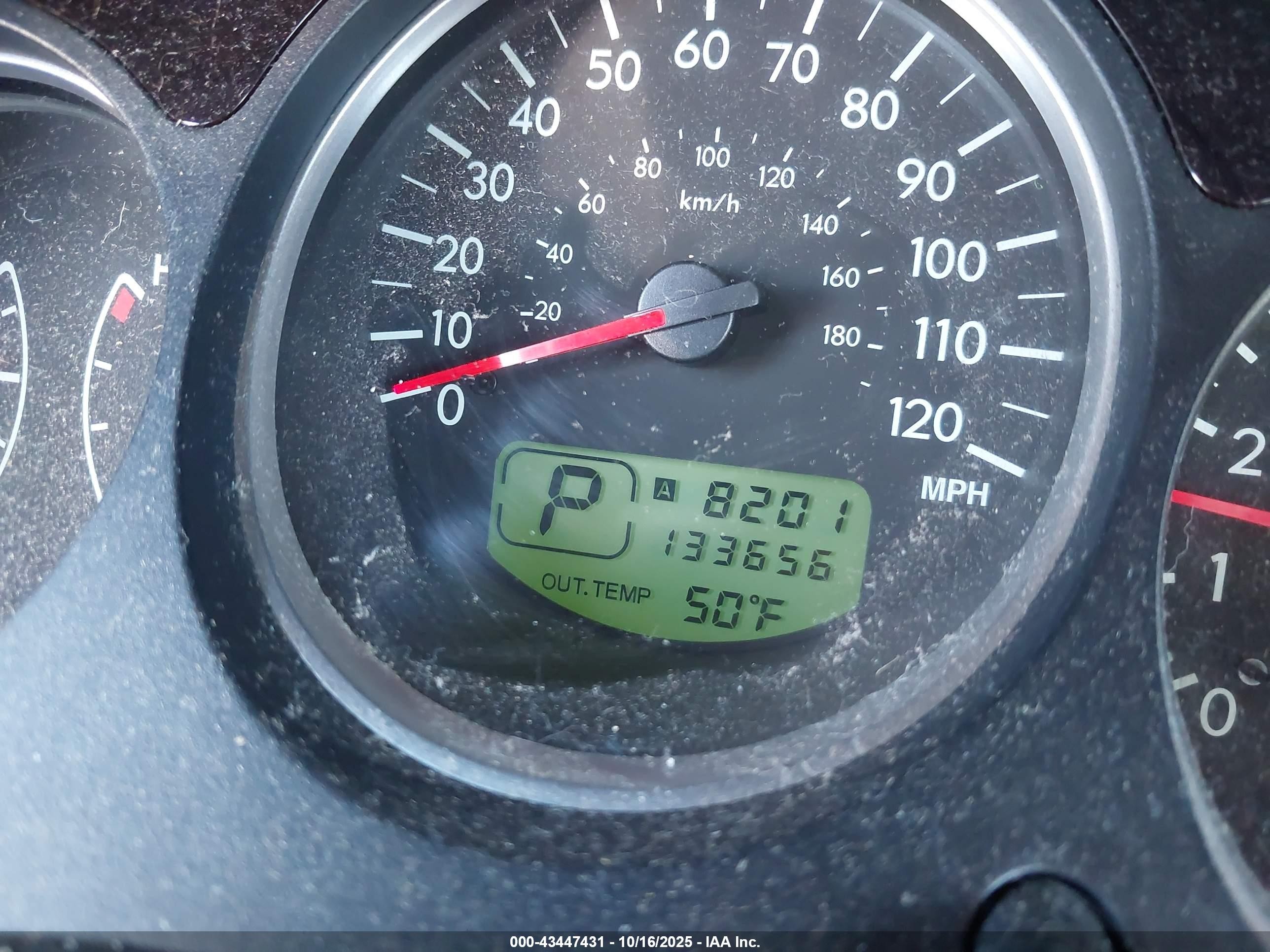 2005 Subaru Forester 2.5x Red vin: JF1SG63635H706126