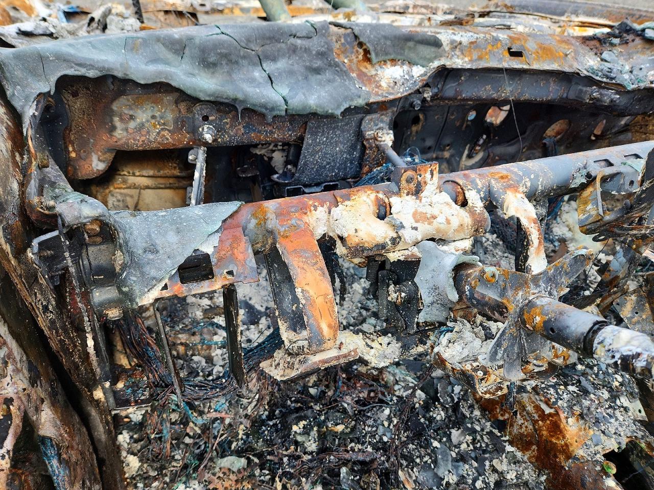2008 Subaru Forester 2.5x Burn vin: JF1SG63638H704221