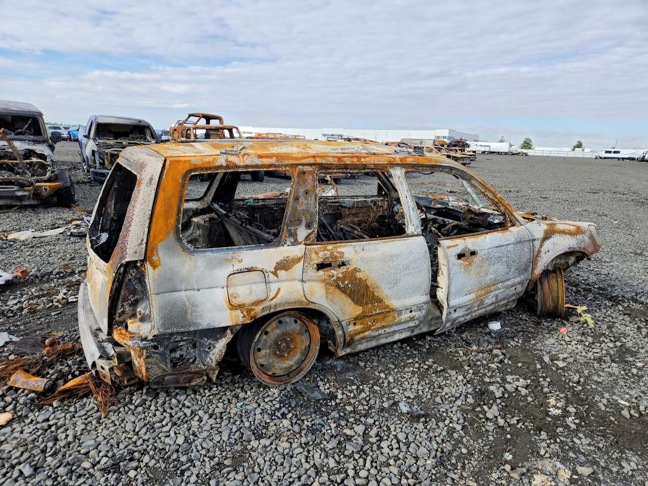 2008 Subaru Forester 2.5x Burn vin: JF1SG63638H704221