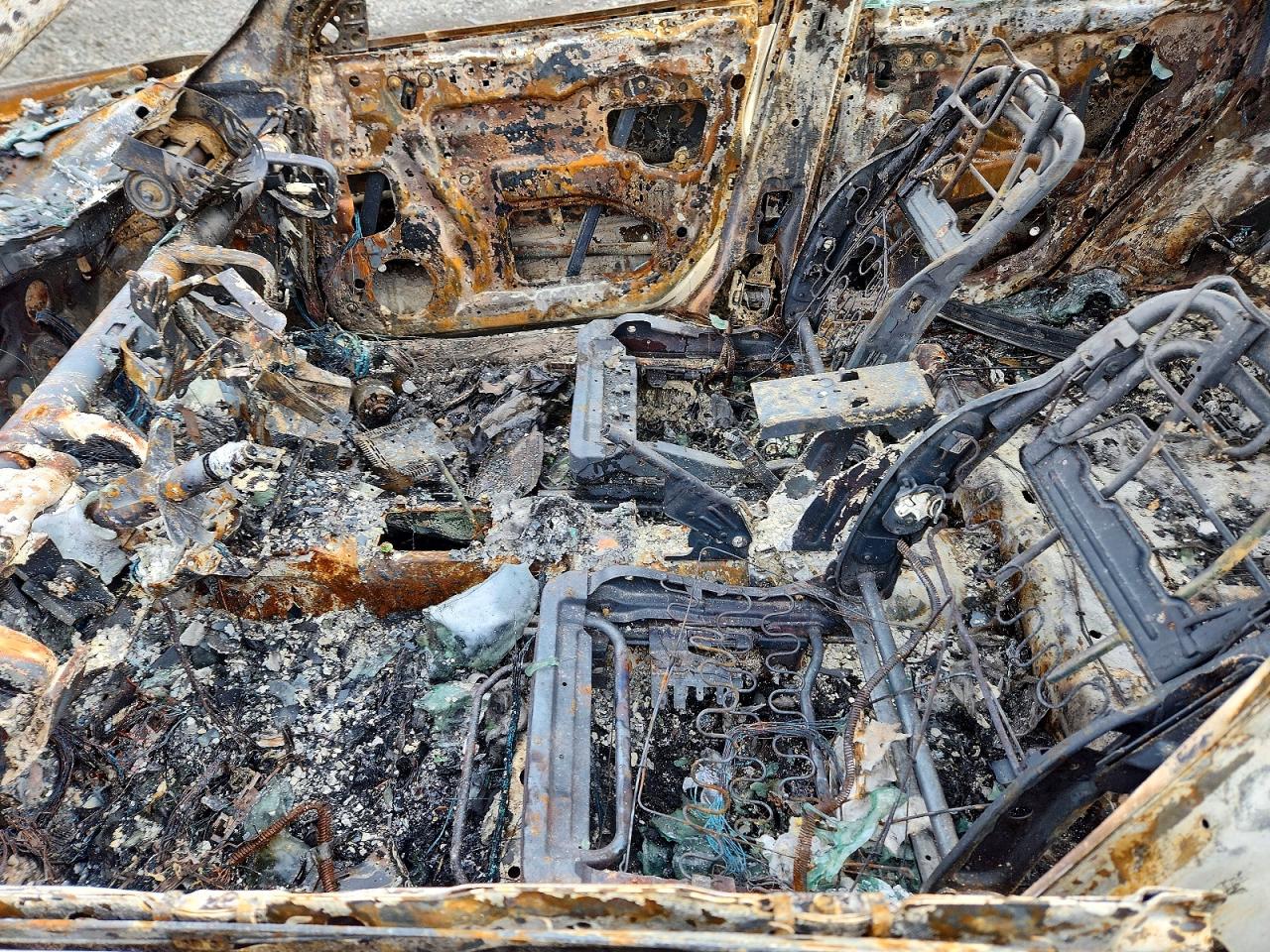 2008 Subaru Forester 2.5x Burn vin: JF1SG63638H704221