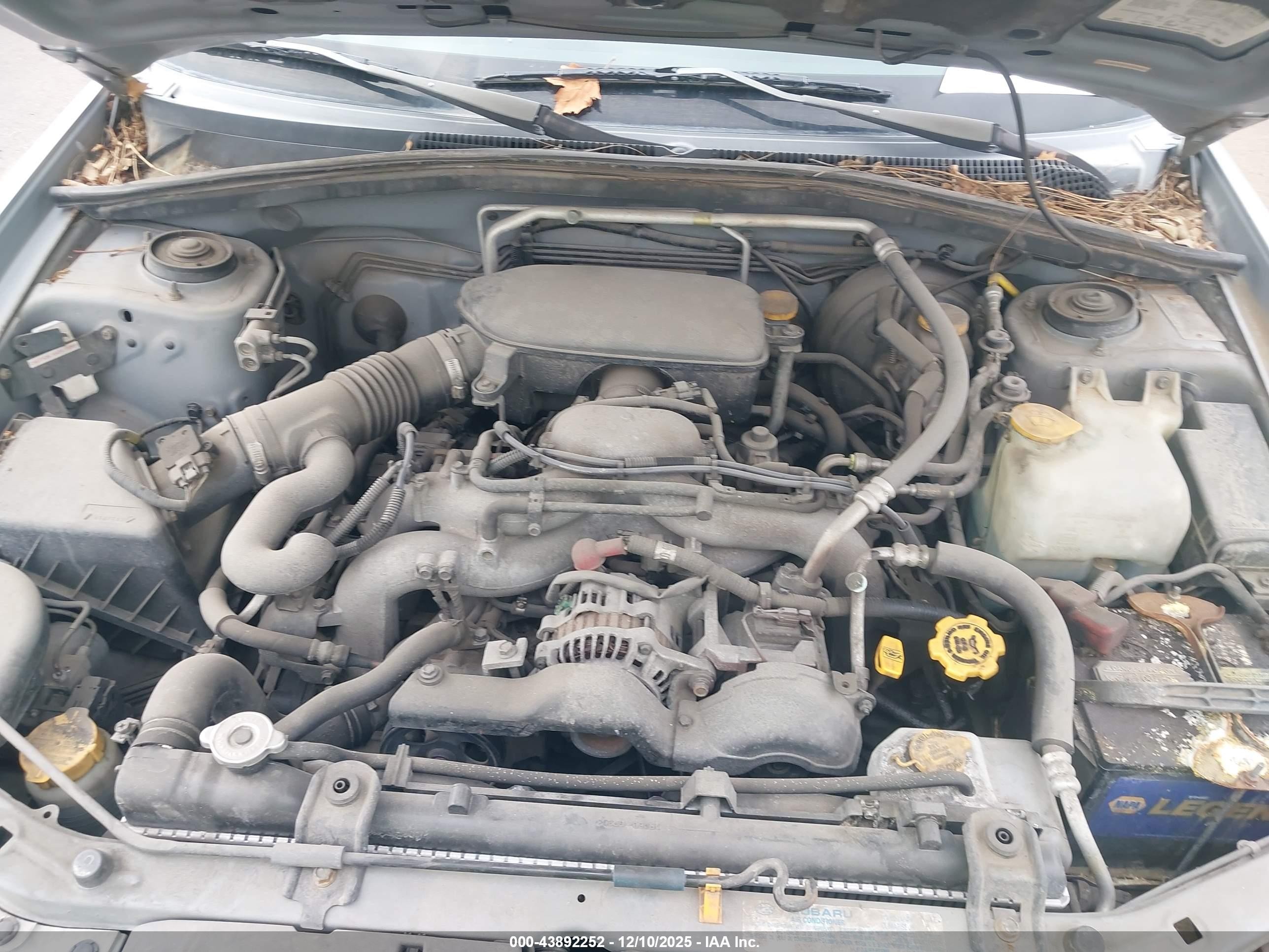 2005 Subaru Forester 2.5x Серебряный vin: JF1SG63645G726665
