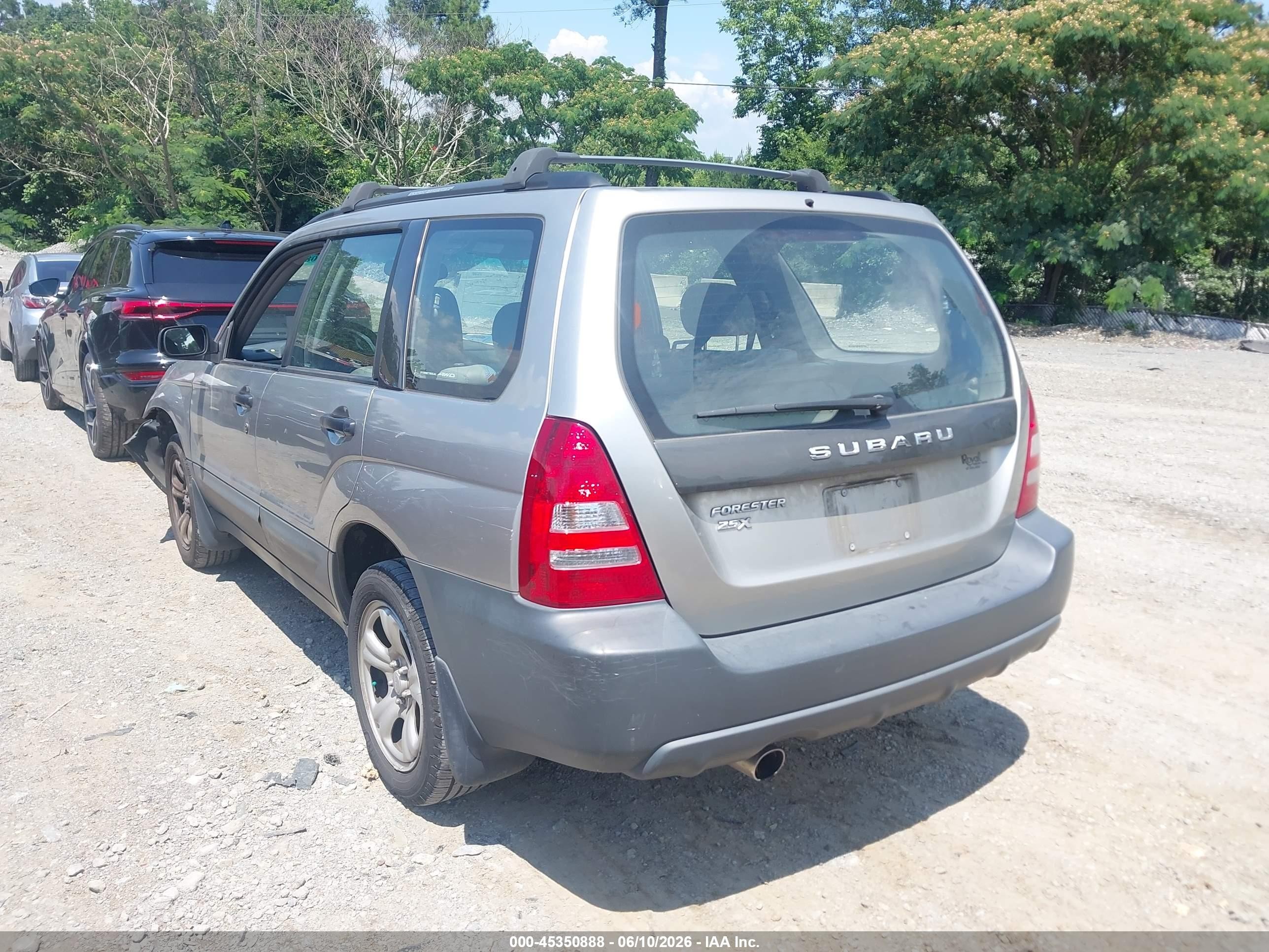 2005 Subaru Forester 2.5x Серебряный vin: JF1SG63655H728063