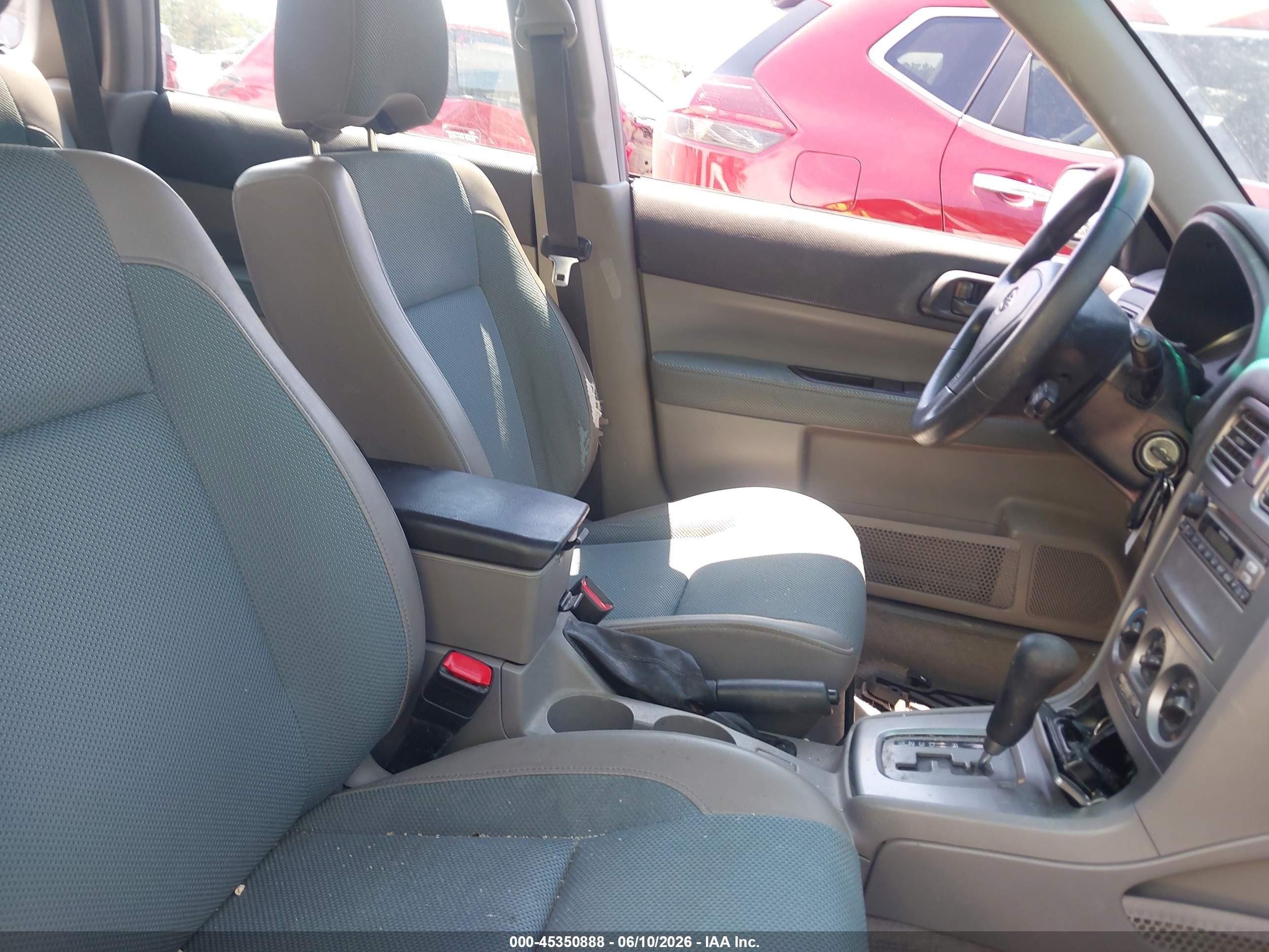 2005 Subaru Forester 2.5x Серебряный vin: JF1SG63655H728063