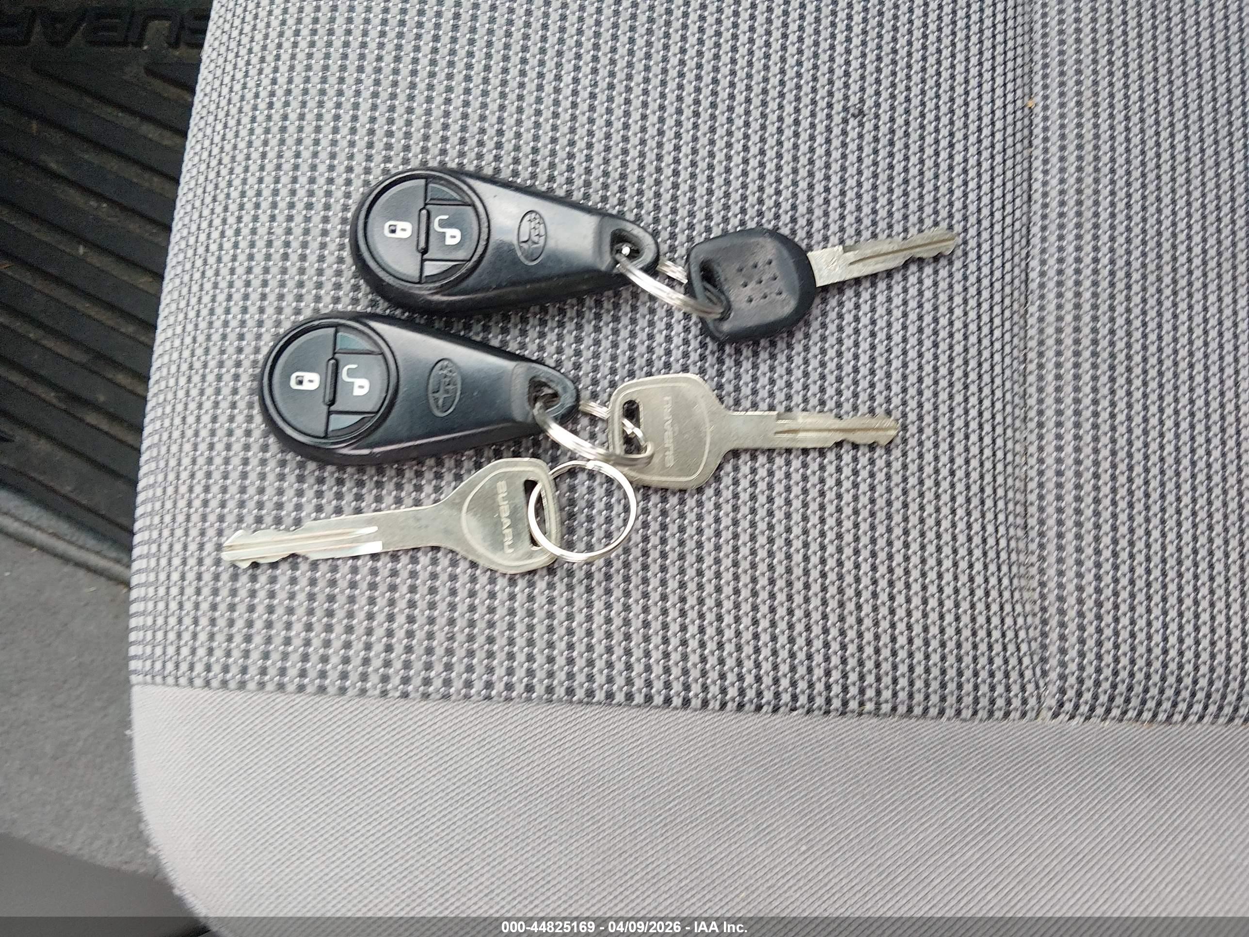 2007 Subaru Forester 2.5x Silver vin: JF1SG63657H747666