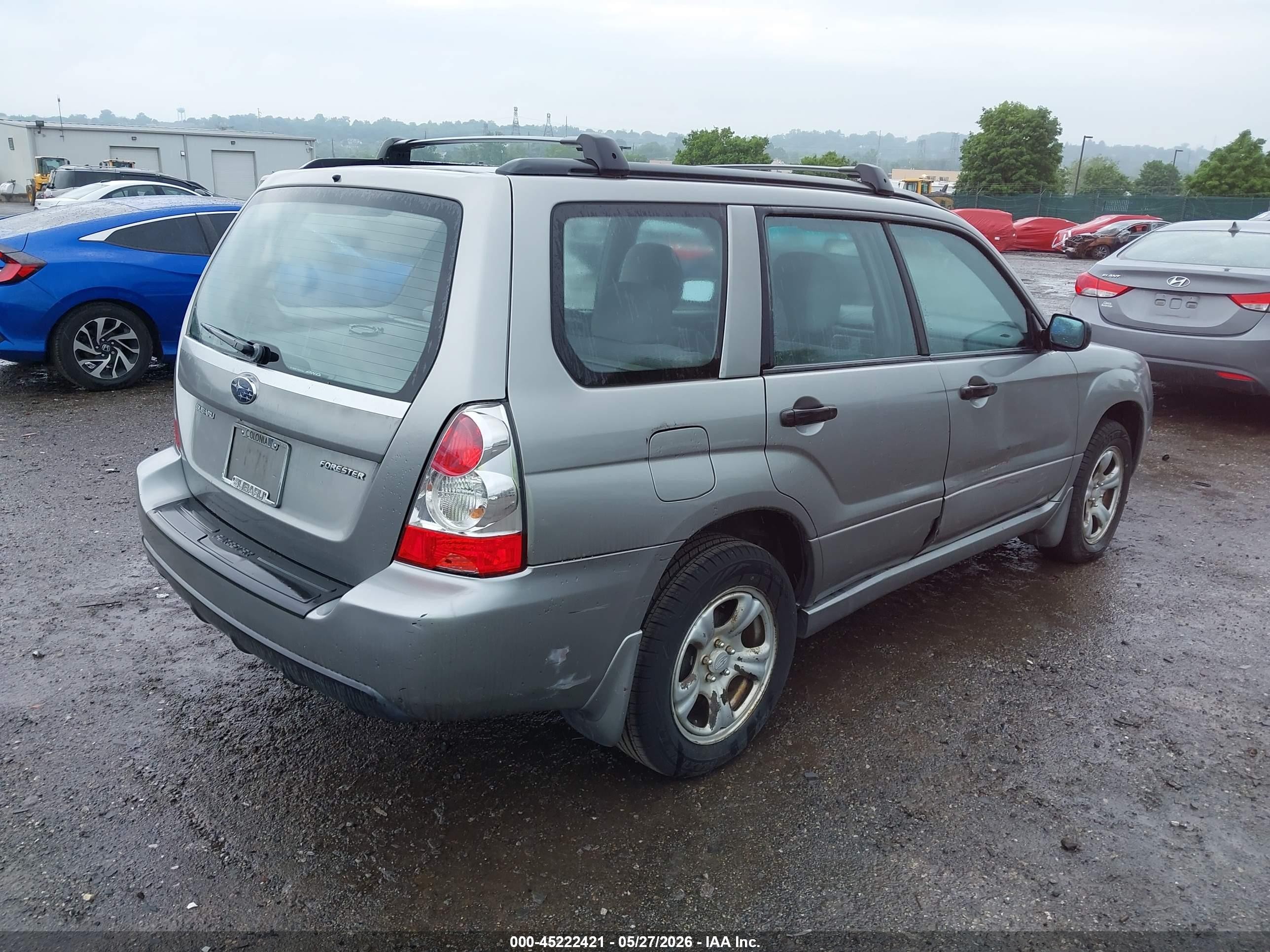 2007 Subaru Forester 2.5x Silver vin: JF1SG63657H725022
