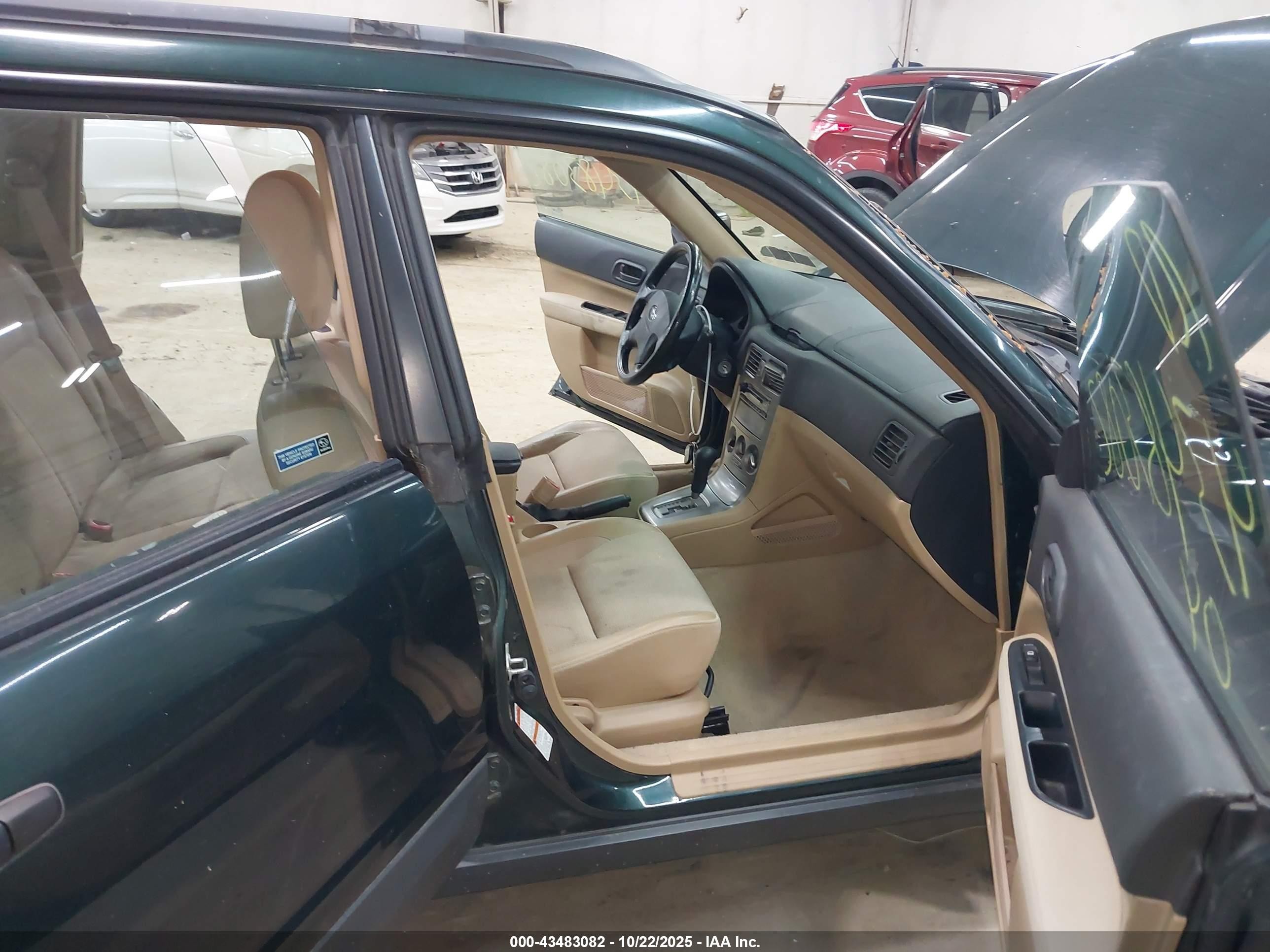 2004 Subaru Forester 2.5x Серый vin: JF1SG63664H739538