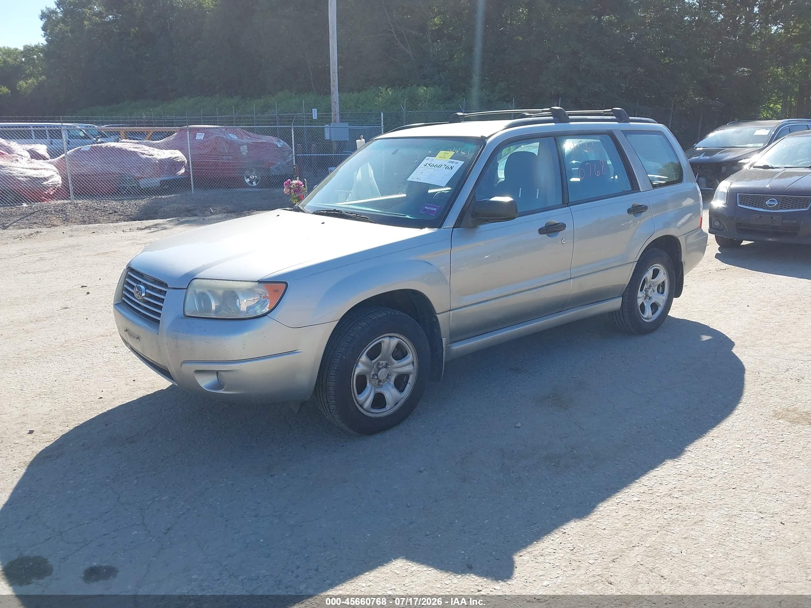 2007 Subaru Forester 2.5x Silver vin: JF1SG63667H747711