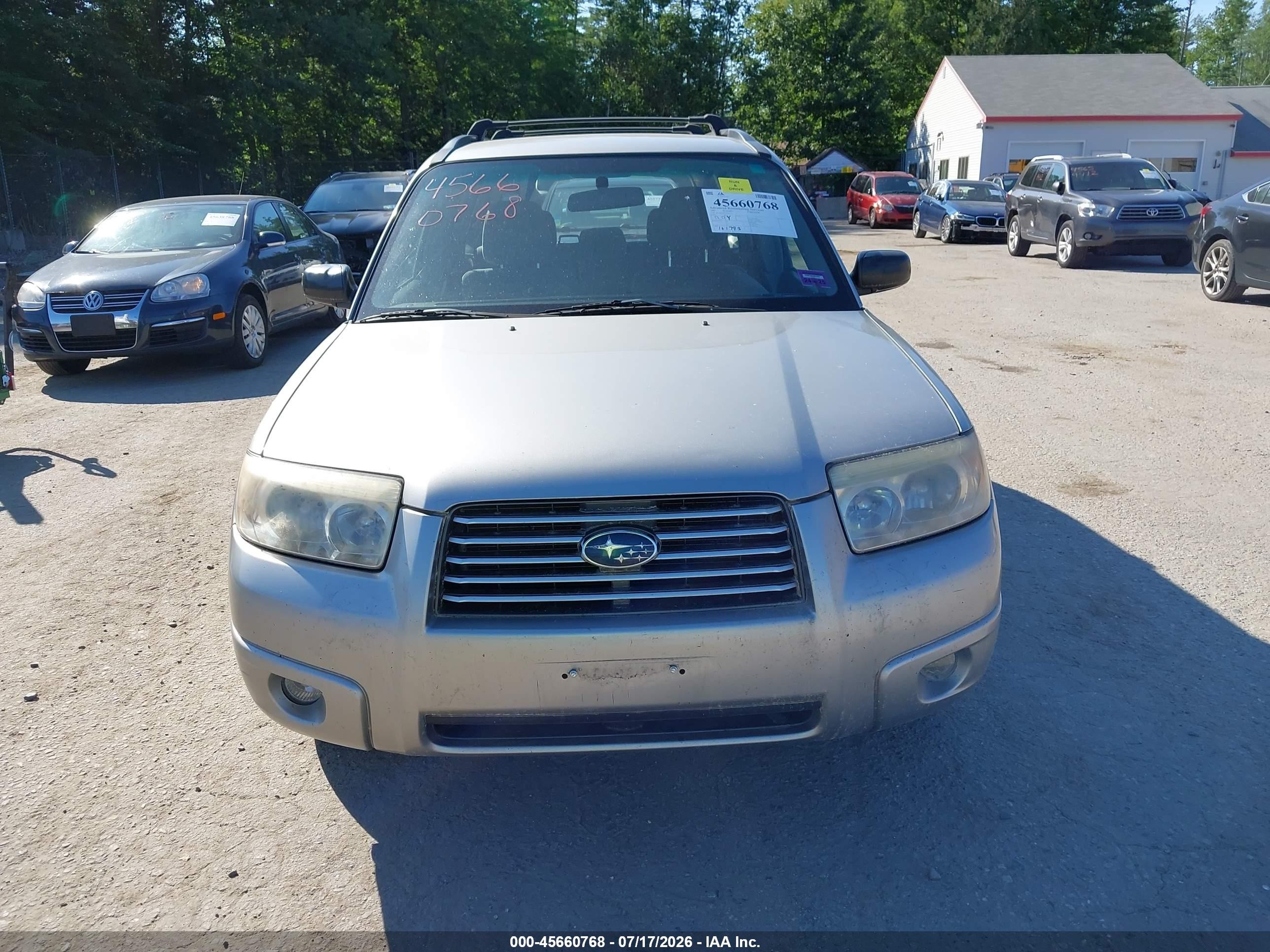 2007 Subaru Forester 2.5x Silver vin: JF1SG63667H747711