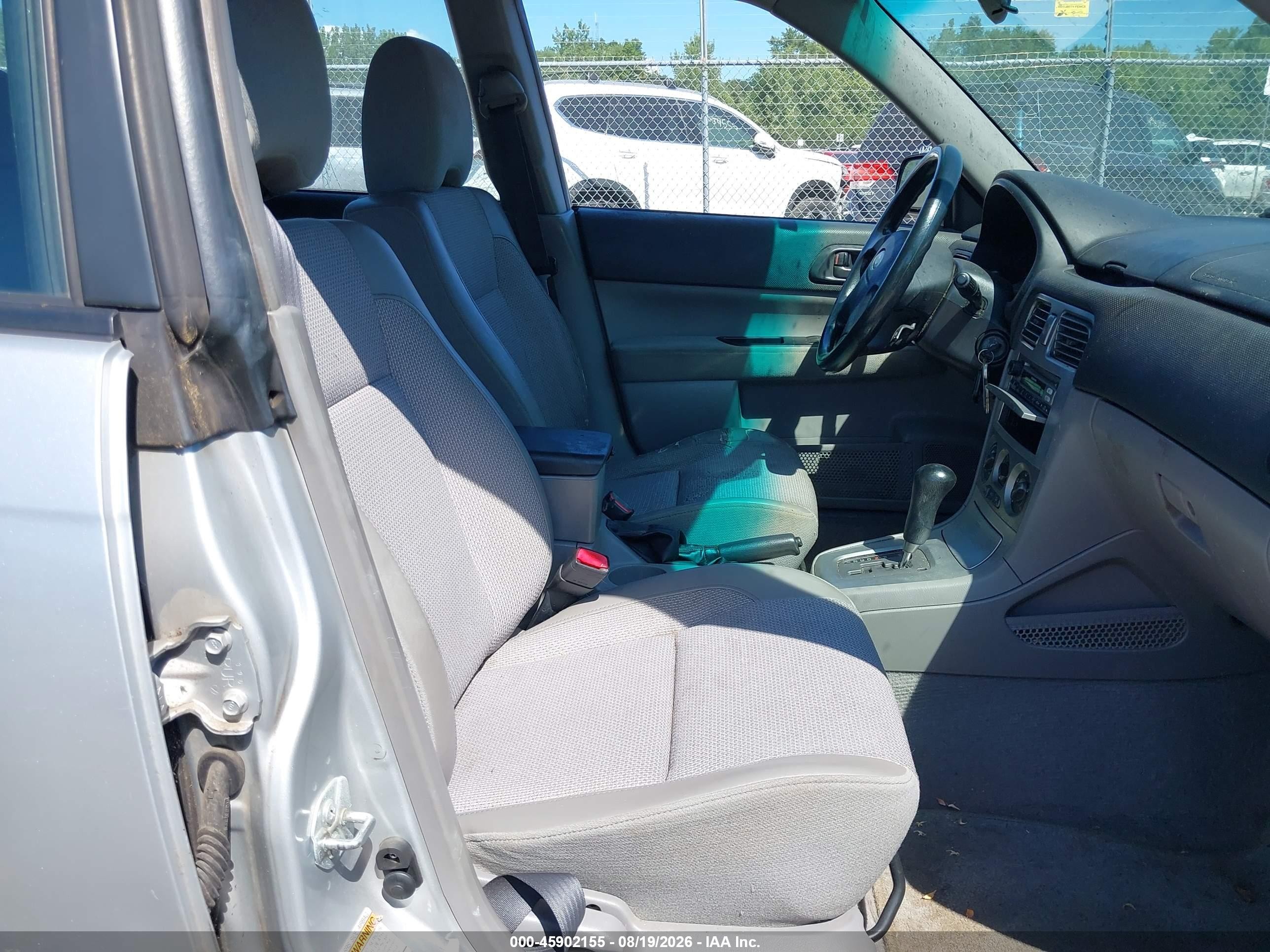 2004 Subaru Forester 2.5x Silver vin: JF1SG63674H729536