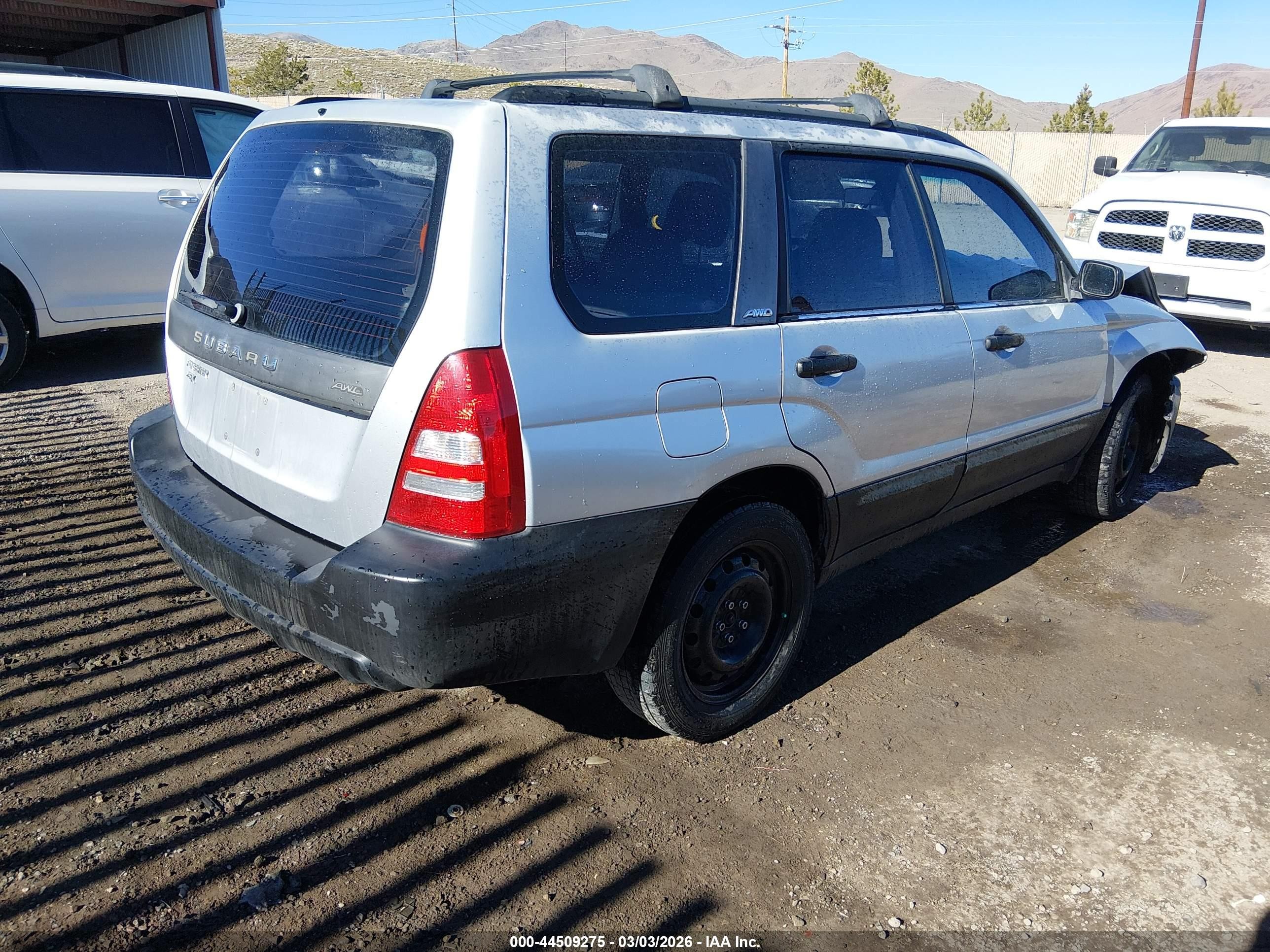 2004 Subaru Forester 2.5x Silver vin: JF1SG63674H744635