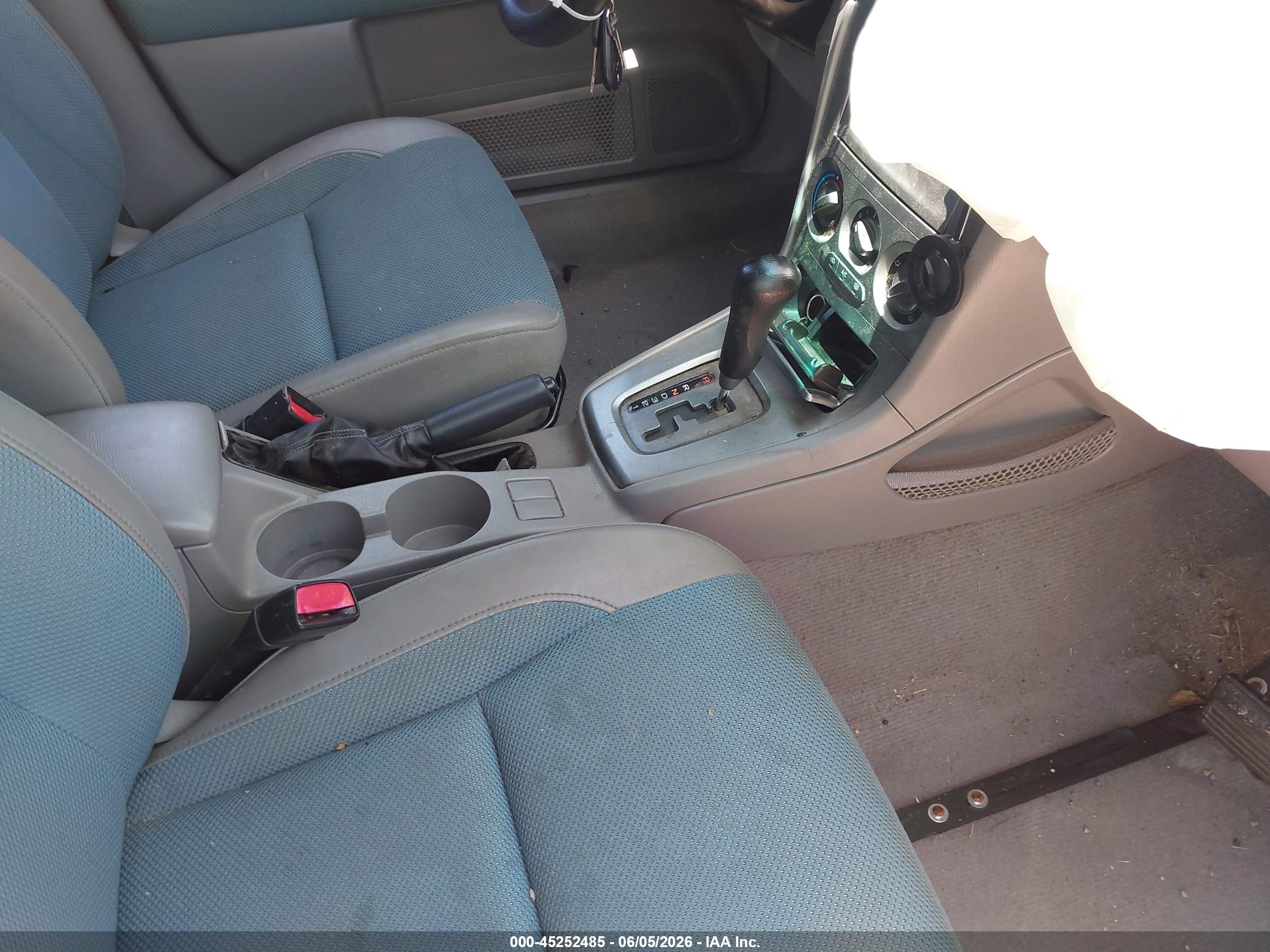 2005 Subaru Forester 2.5x Silver vin: JF1SG63685H715470