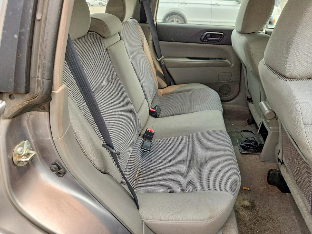 2008 Subaru Forester 2.5x Silver vin: JF1SG63698G710563