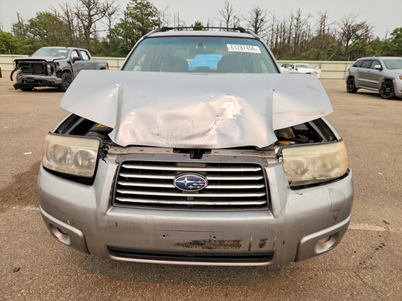 2008 Subaru Forester 2.5x Silver vin: JF1SG63698G710563