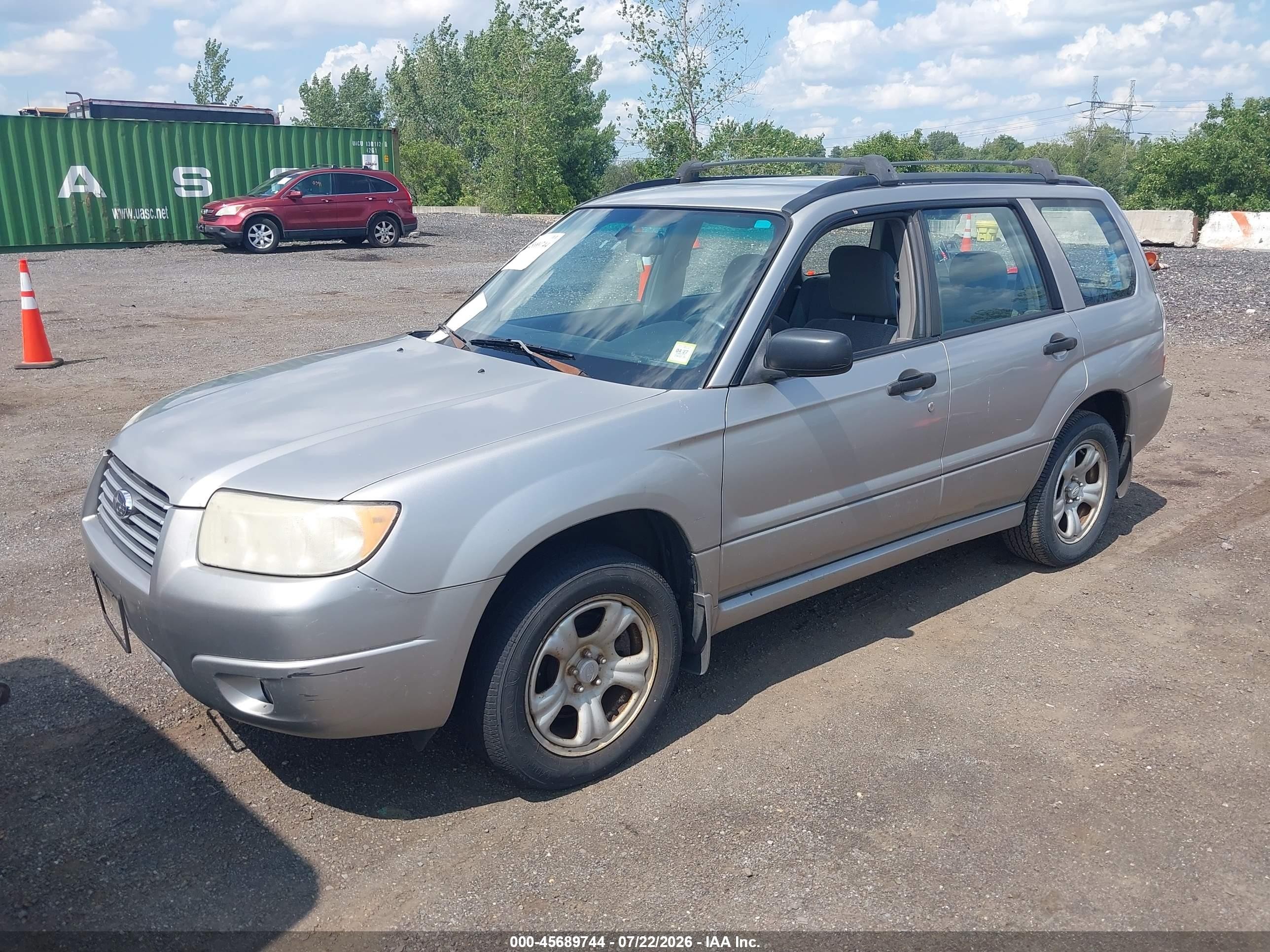 2007 Subaru Forester 2.5x Silver vin: JF1SG636X7H732113