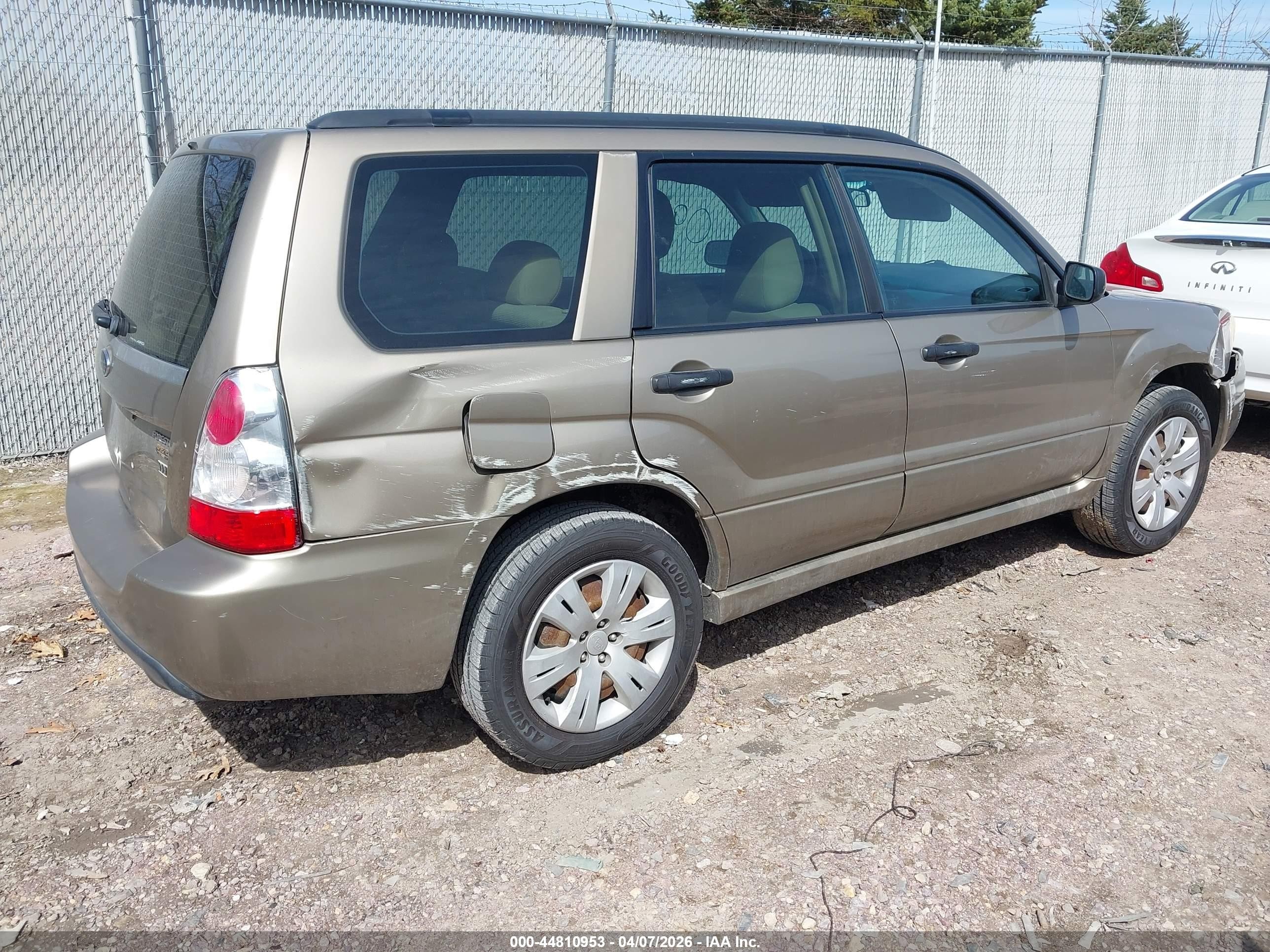 2008 Subaru Forester 2.5x Золотой vin: JF1SG636X8H724479