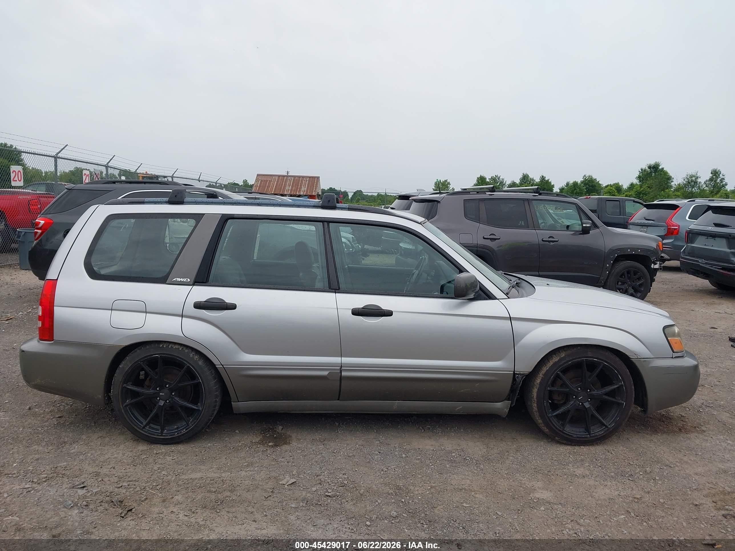 2004 Subaru Forester 2.5xs Silver vin: JF1SG65604H768014