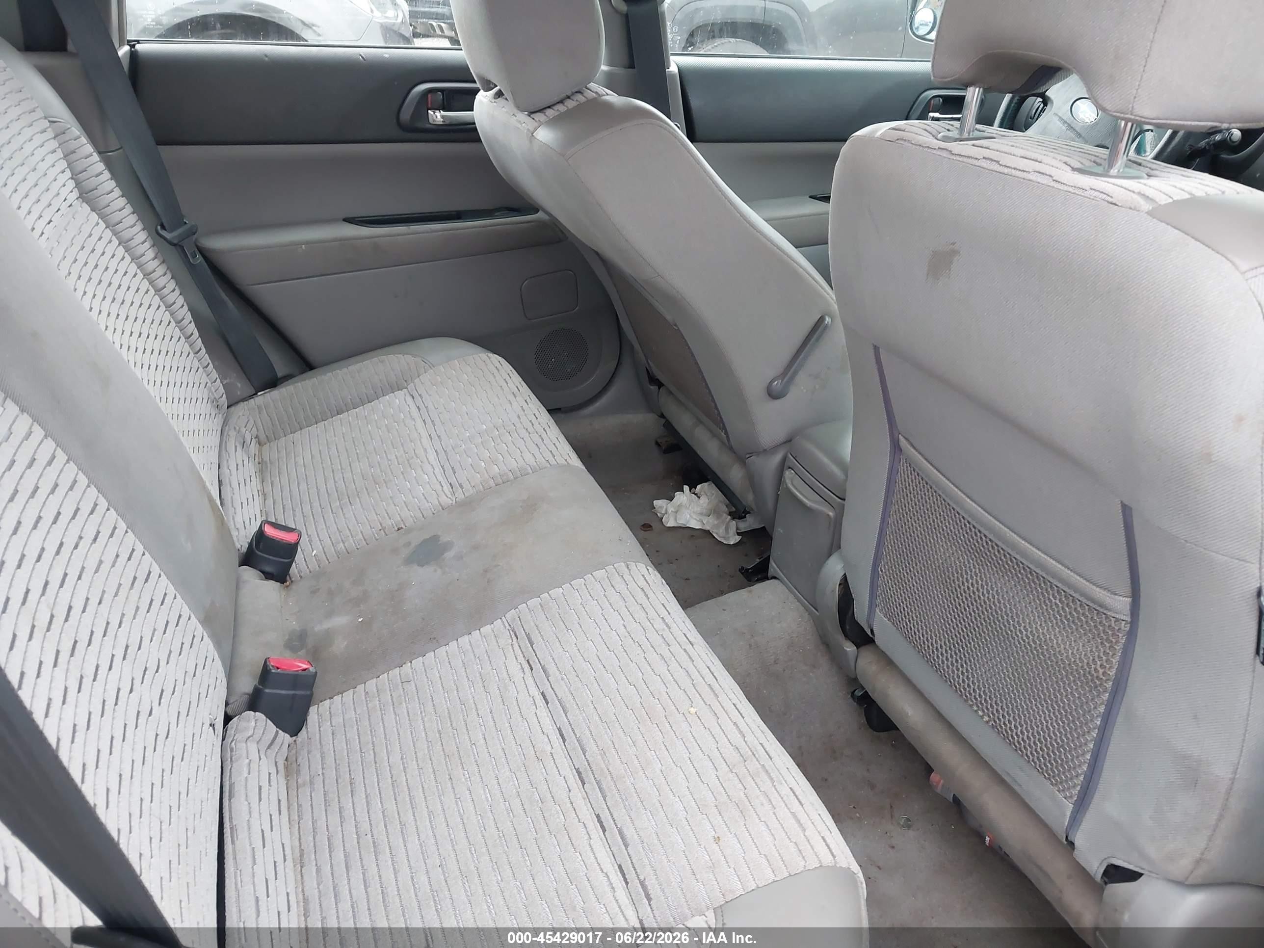 2004 Subaru Forester 2.5xs Silver vin: JF1SG65604H768014