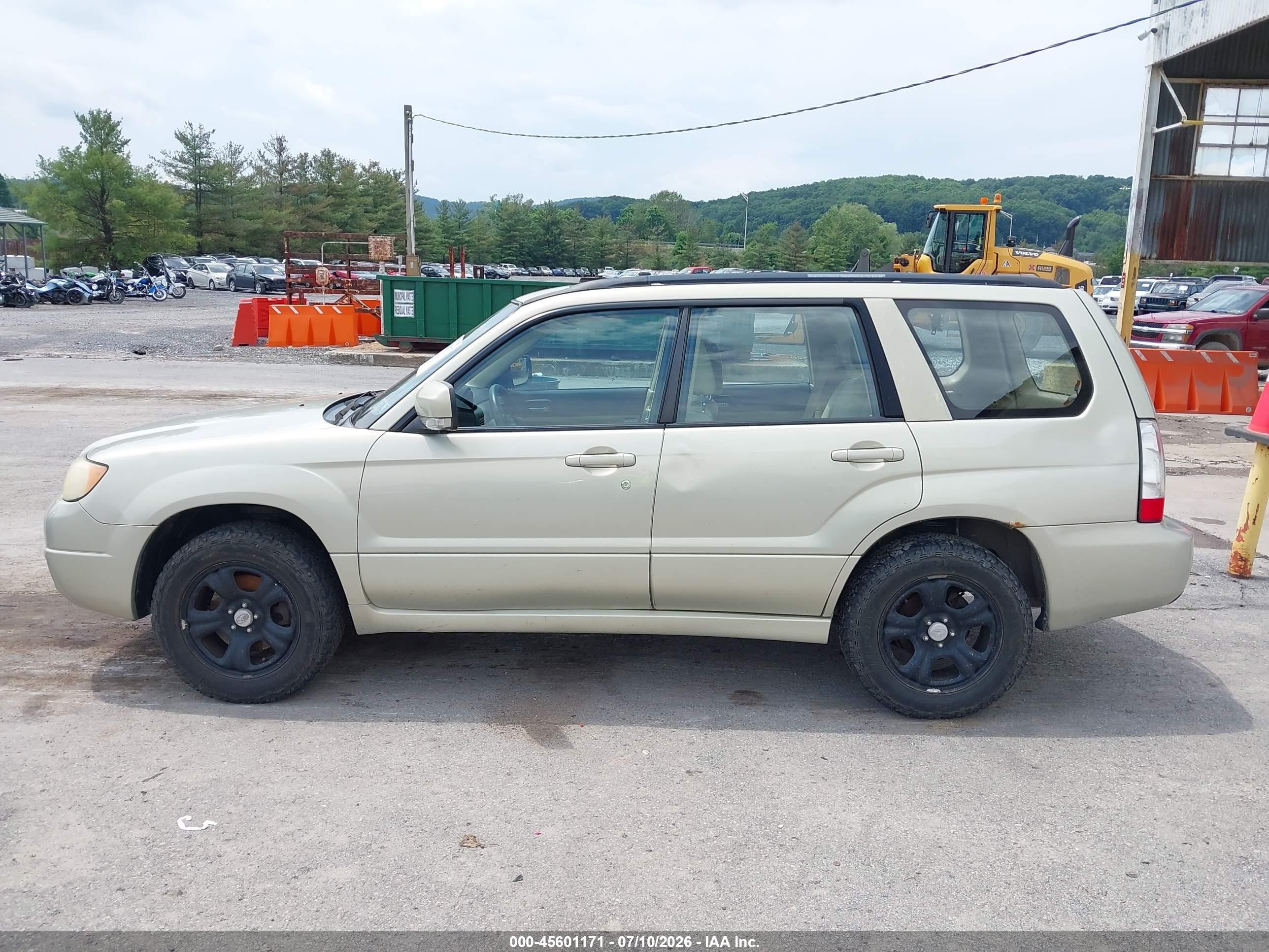 2006 Subaru Forester 2.5x Gold vin: JF1SG65606H702226