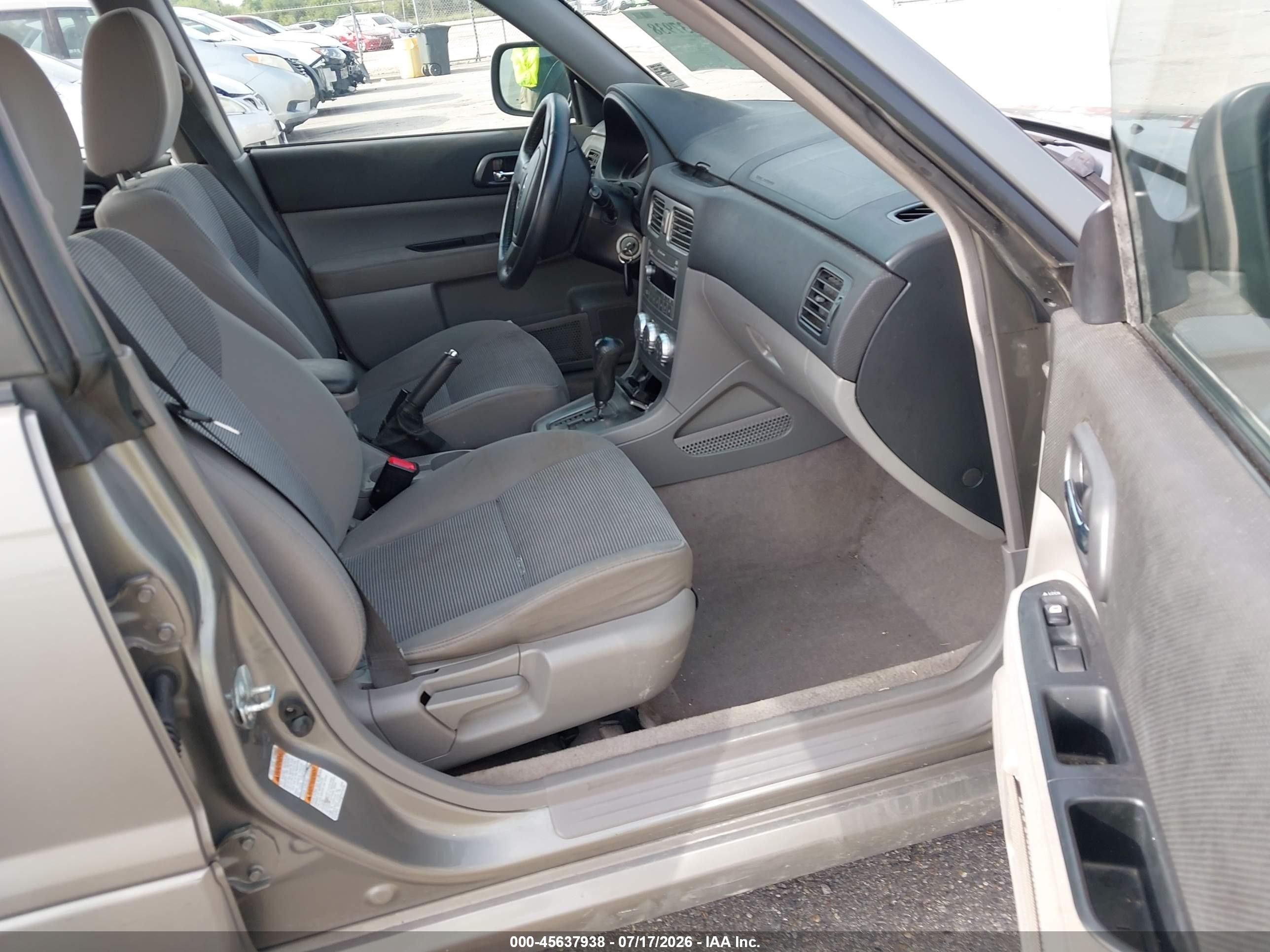 2006 Subaru Forester 2.5x Silver vin: JF1SG65606H712786