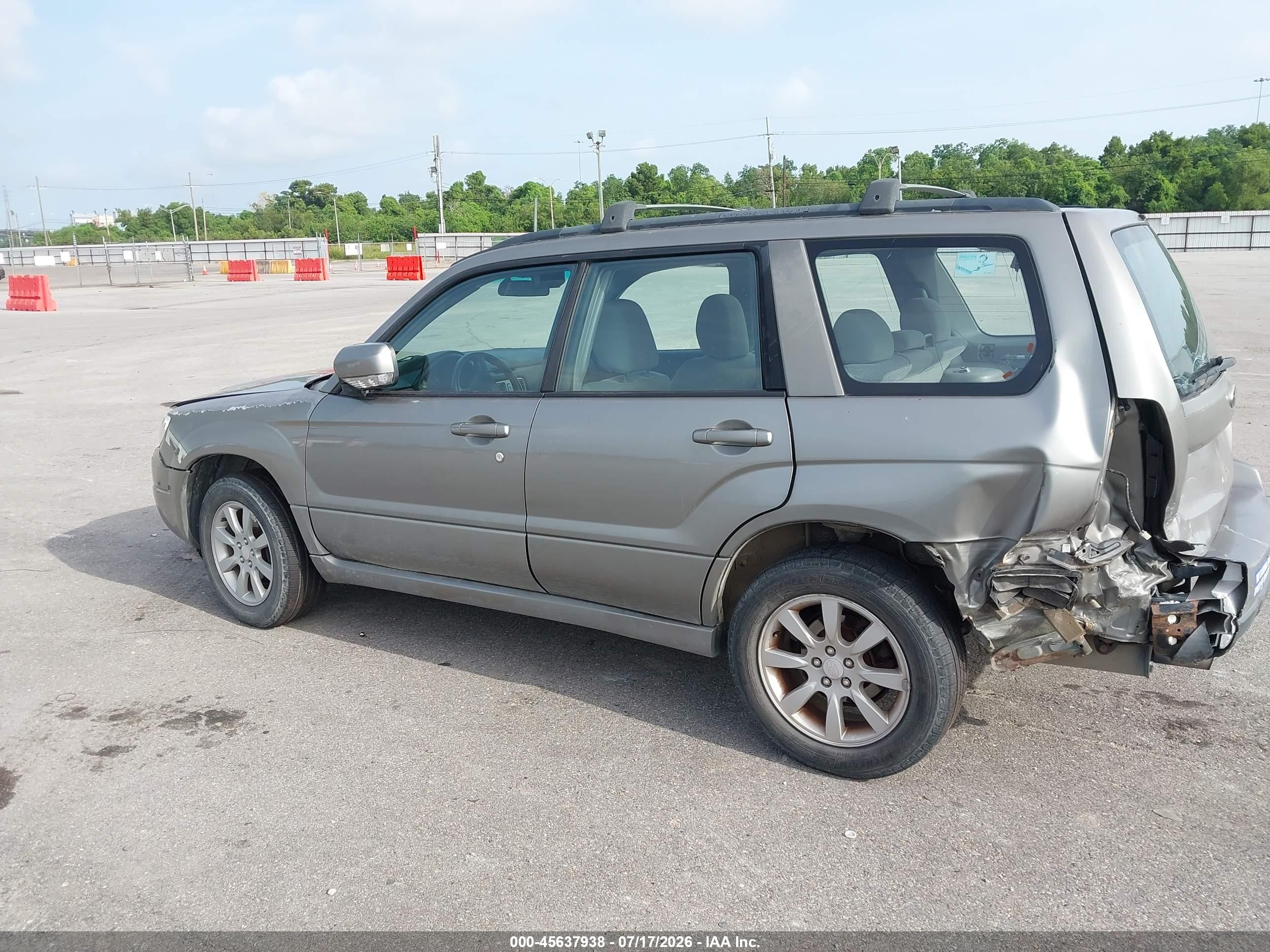 2006 Subaru Forester 2.5x Silver vin: JF1SG65606H712786