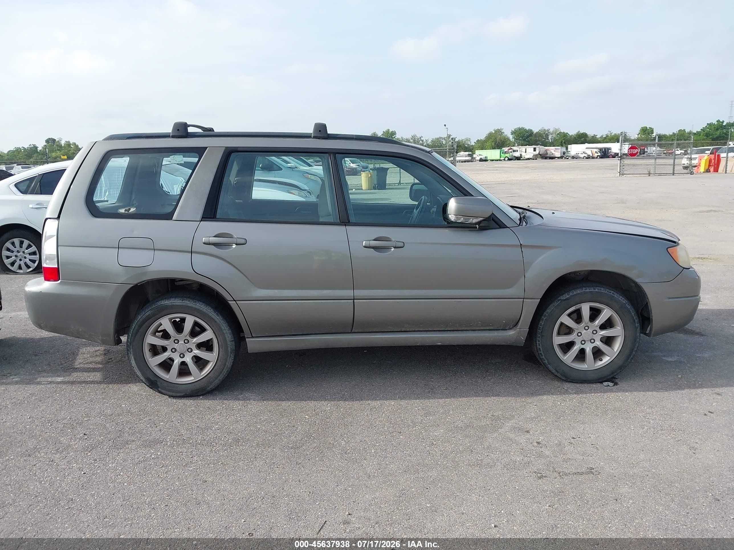 2006 Subaru Forester 2.5x Silver vin: JF1SG65606H712786