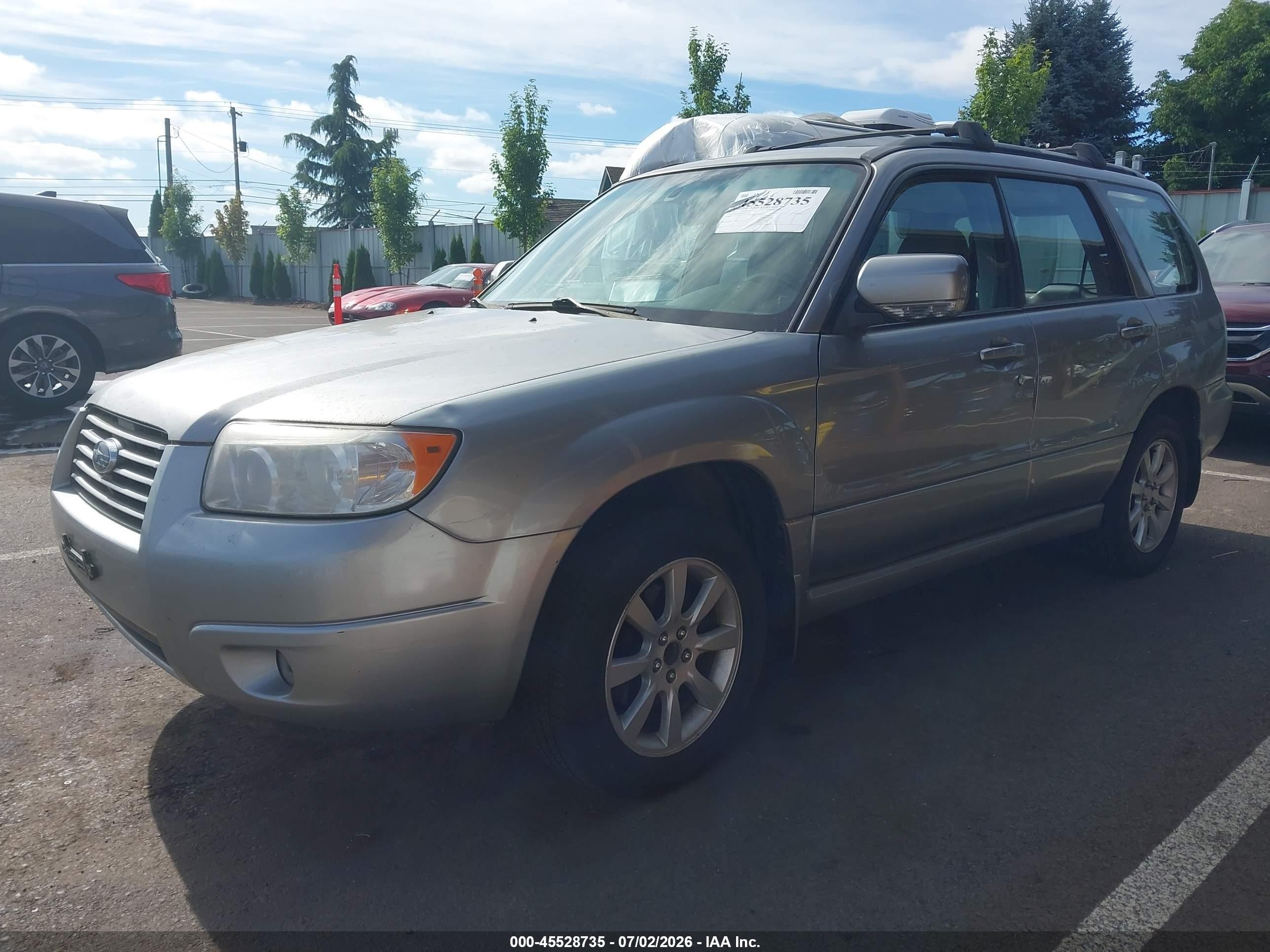 2008 Subaru Forester 2.5x Silver vin: JF1SG65608G707757