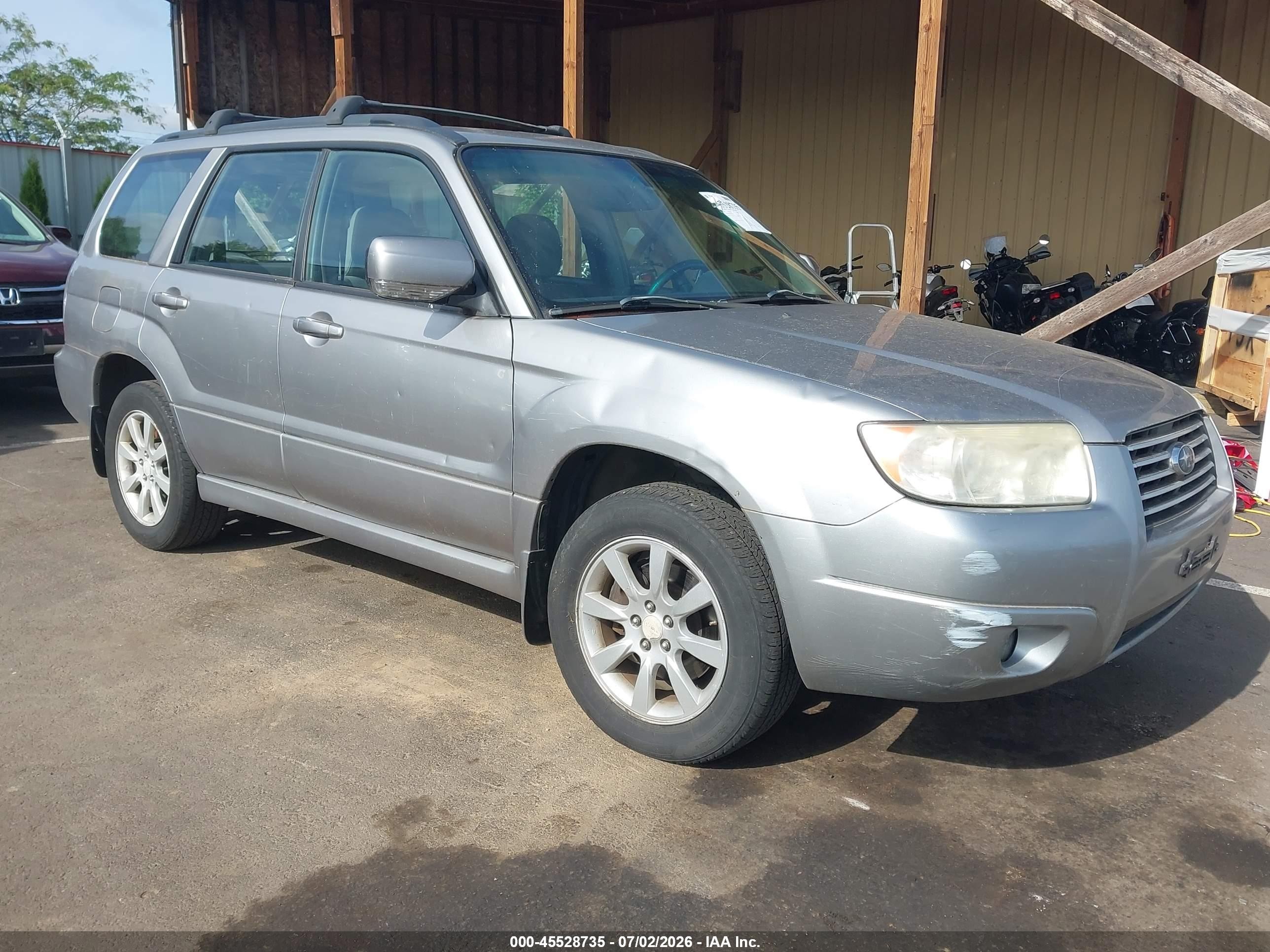 2008 Subaru Forester 2.5x Silver vin: JF1SG65608G707757