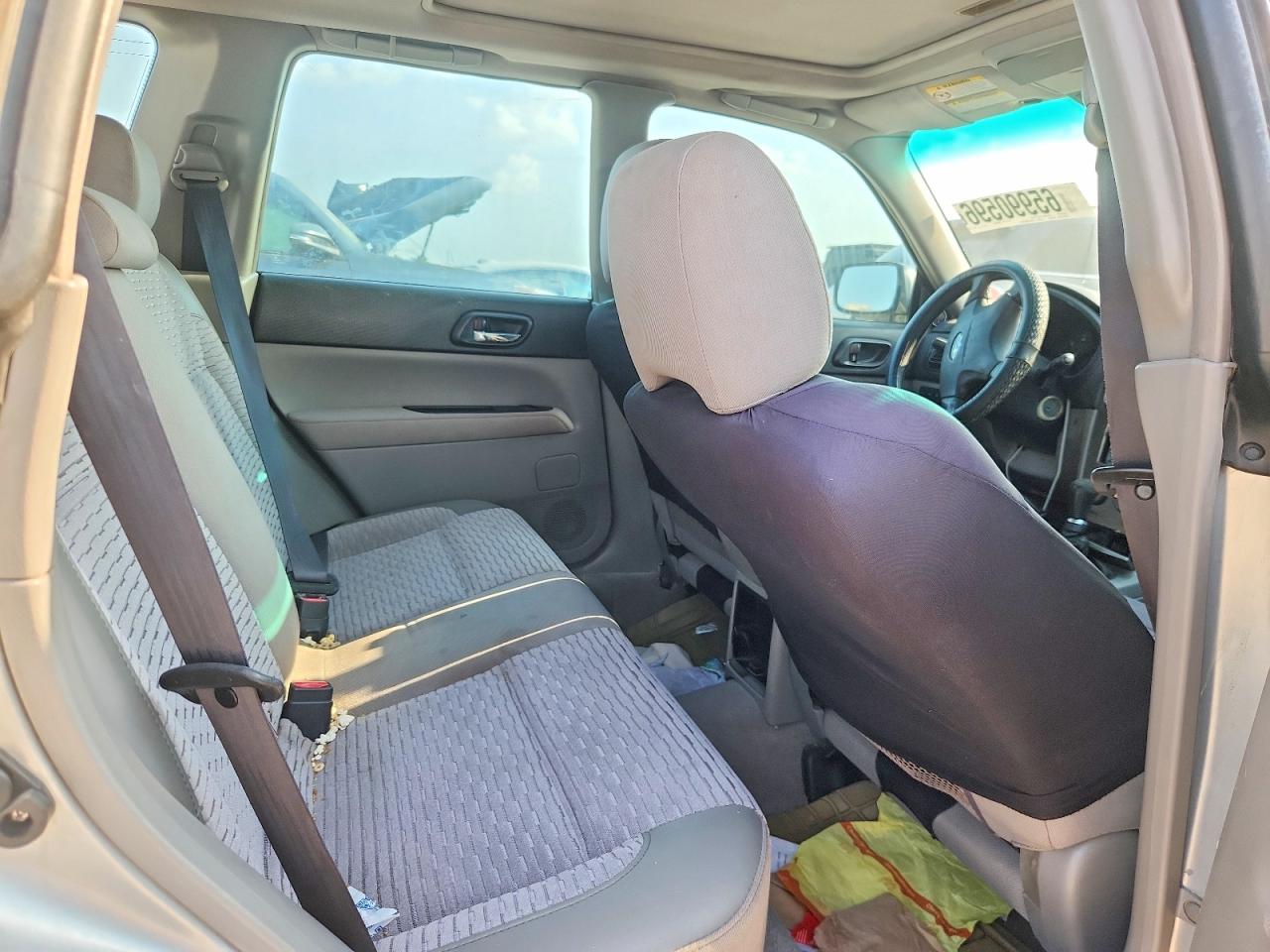2004 Subaru Forester Silver vin: JF1SG65614G761479