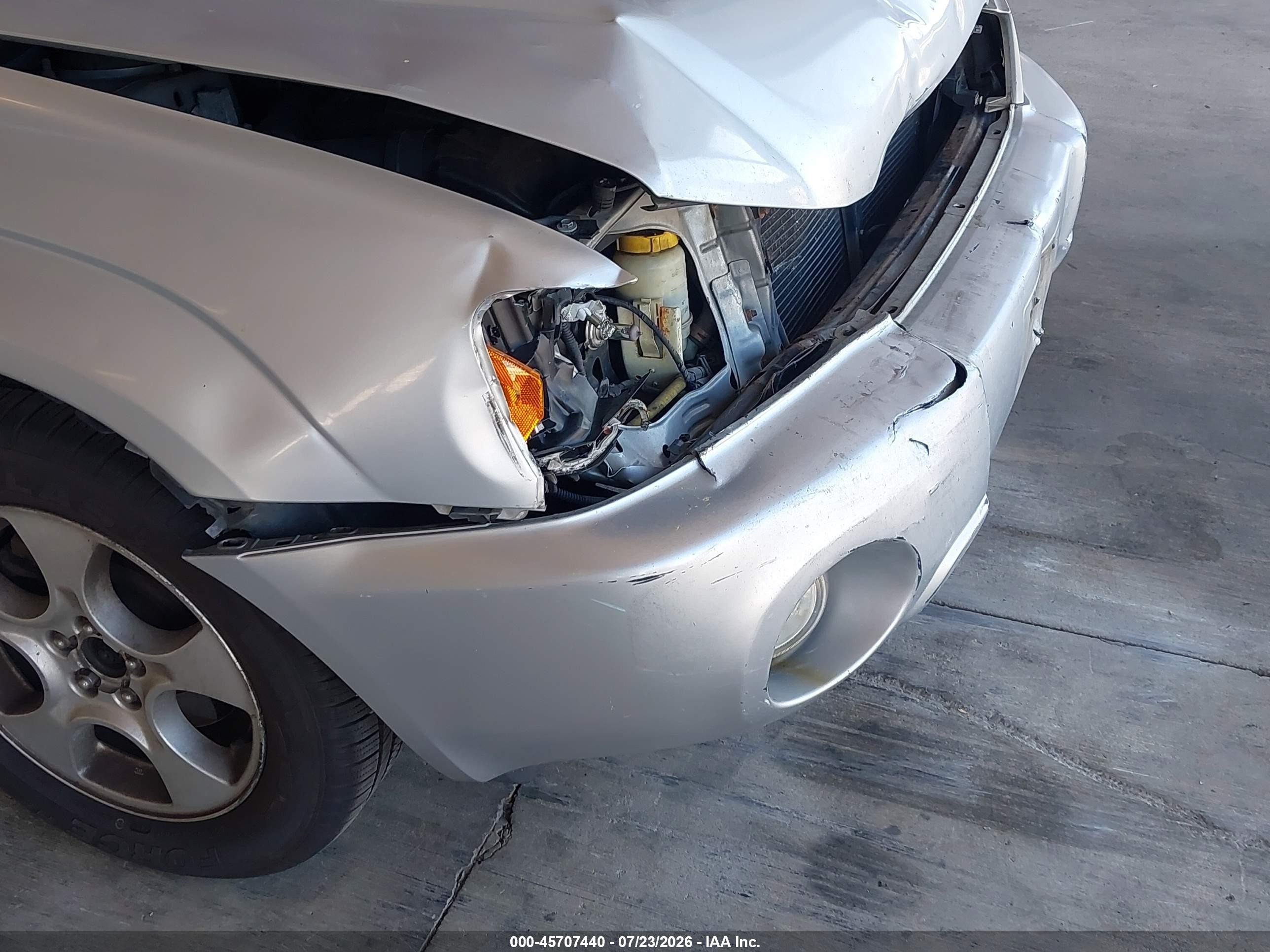 2004 Subaru Forester 2.5xs Silver vin: JF1SG65614H720652