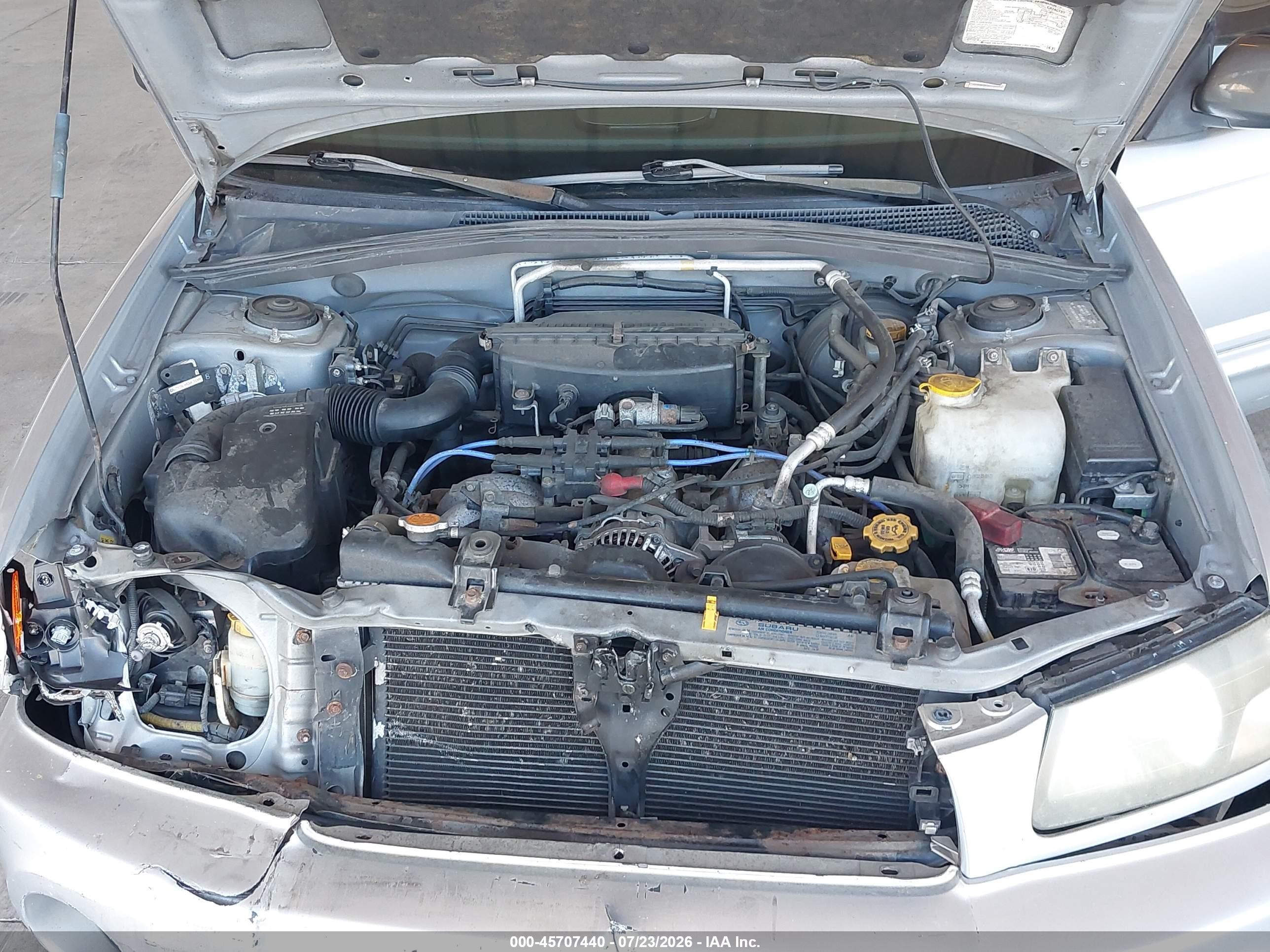 2004 Subaru Forester 2.5xs Silver vin: JF1SG65614H720652