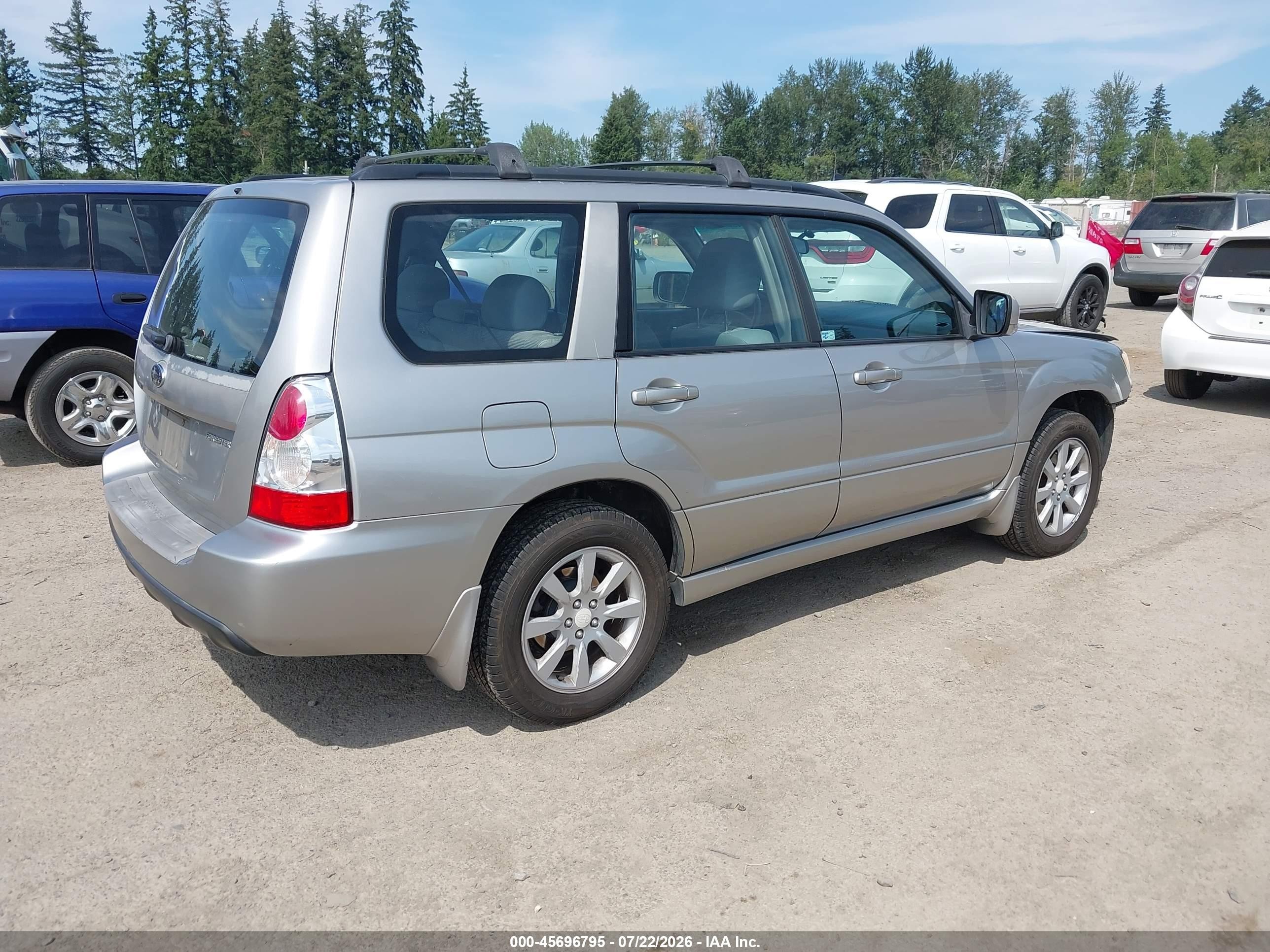 2007 Subaru Forester 2.5x Silver vin: JF1SG65627H740929