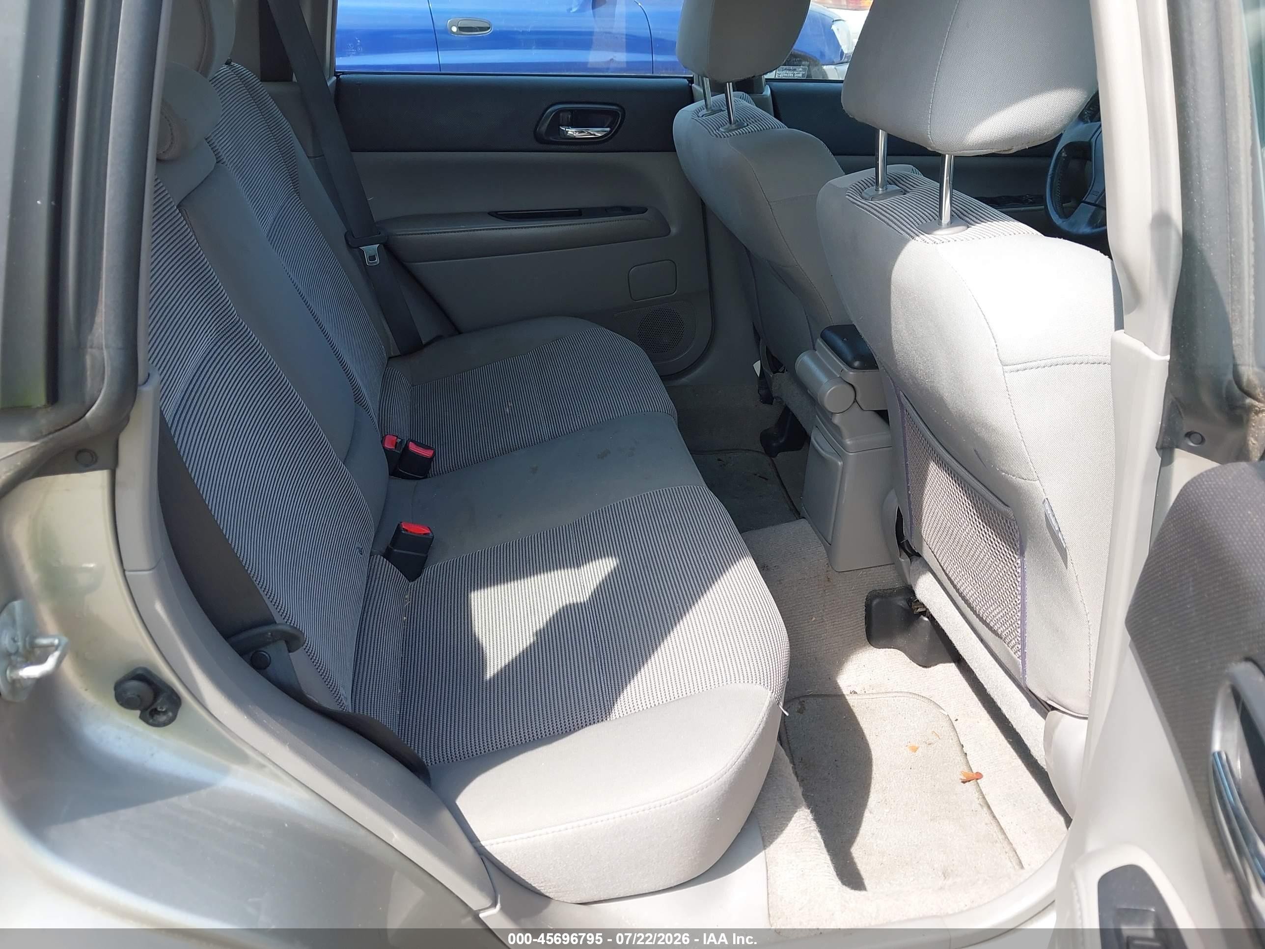 2007 Subaru Forester 2.5x Silver vin: JF1SG65627H740929