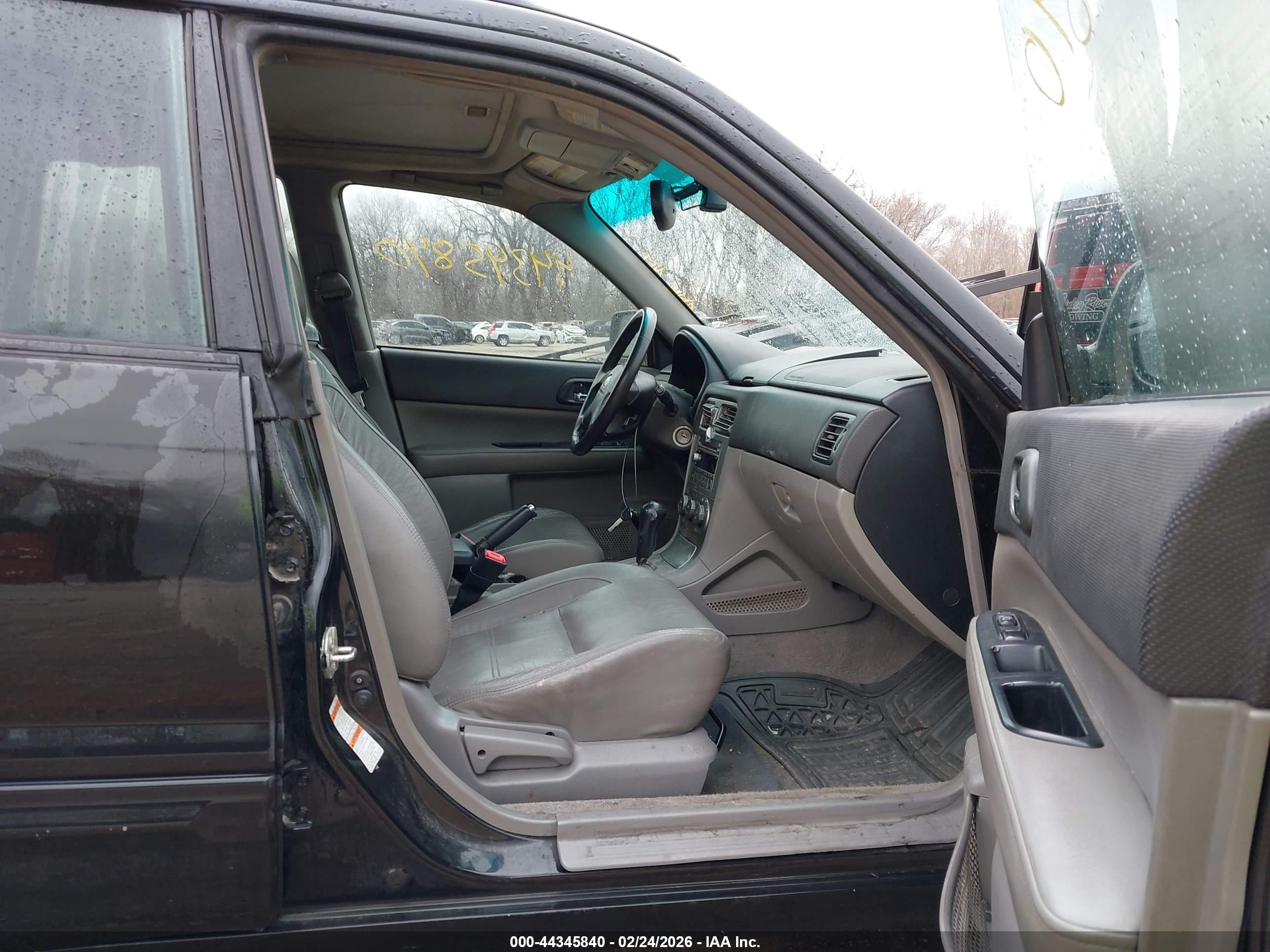 2004 Subaru Forester 2.5xs Black vin: JF1SG65634H754897