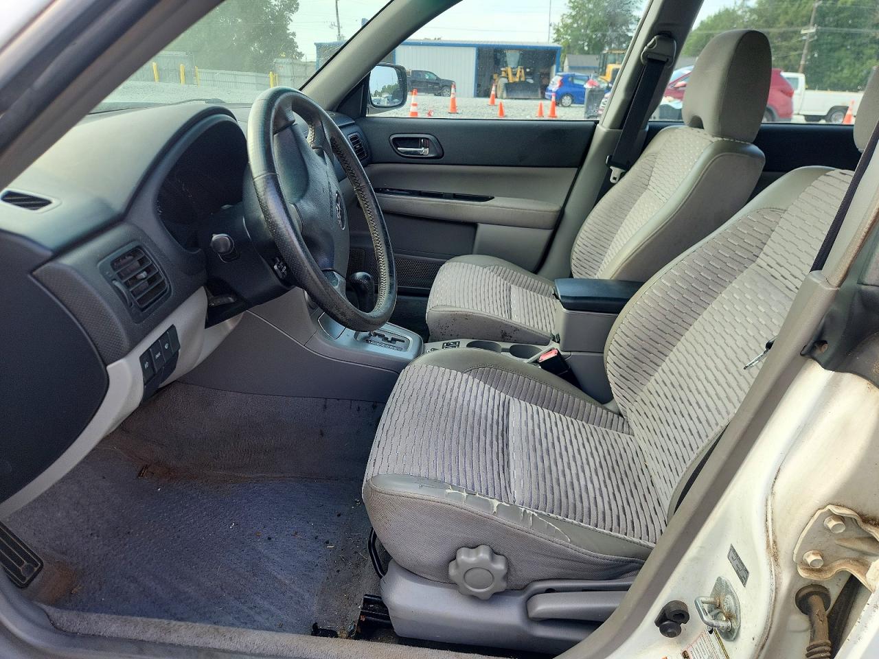 2004 Subaru Forester 2.5xs White vin: JF1SG65634H760232