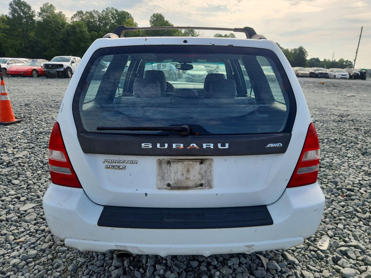 2004 Subaru Forester 2.5xs White vin: JF1SG65634H760232