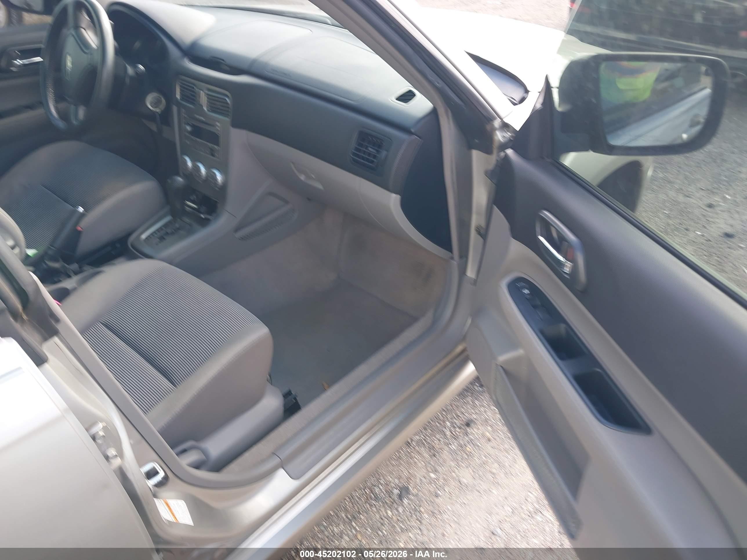 2006 Subaru Forester 2.5x Gray vin: JF1SG65646H758346