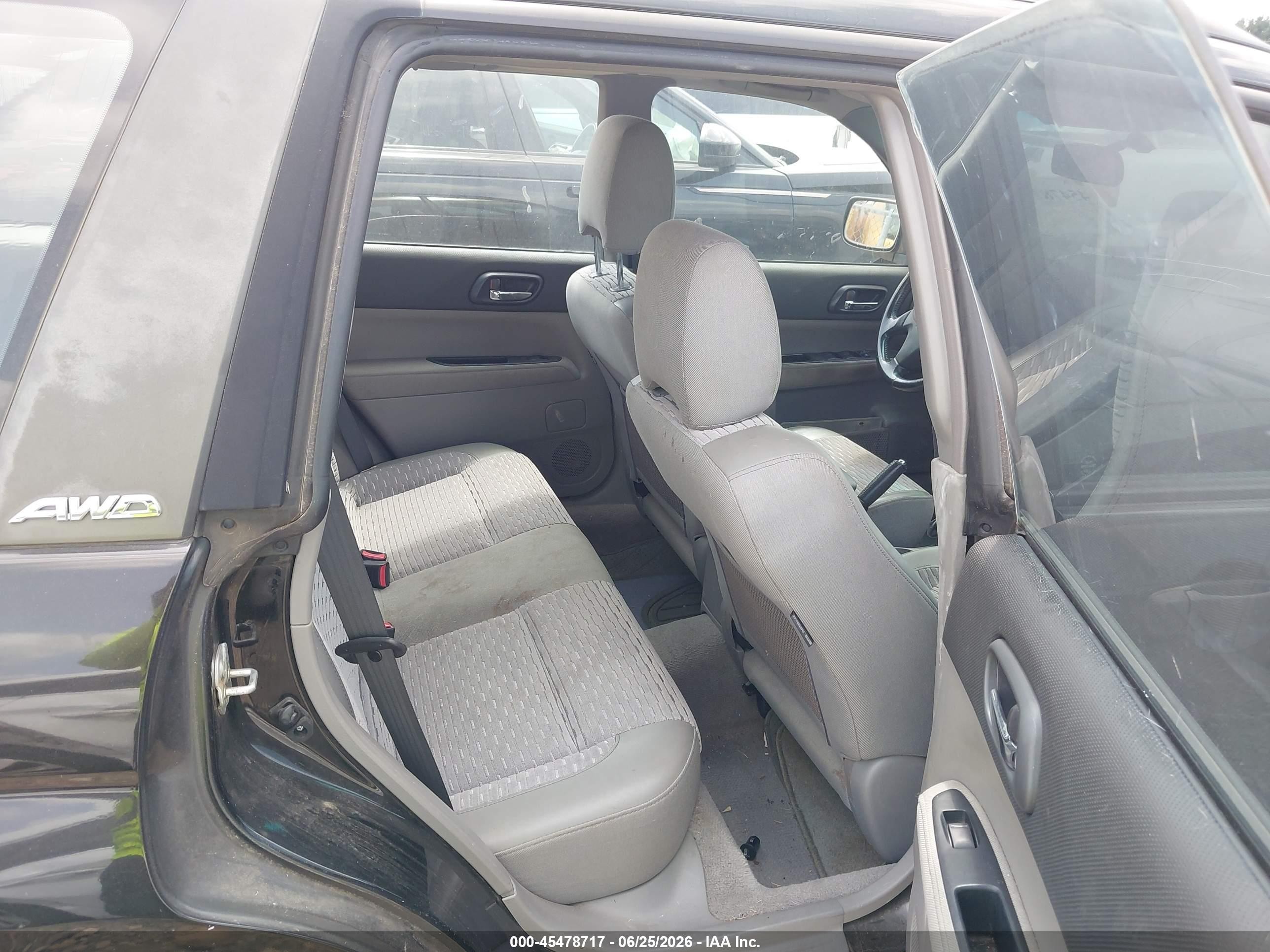 2004 Subaru Forester 2.5xs Black vin: JF1SG65654G707375