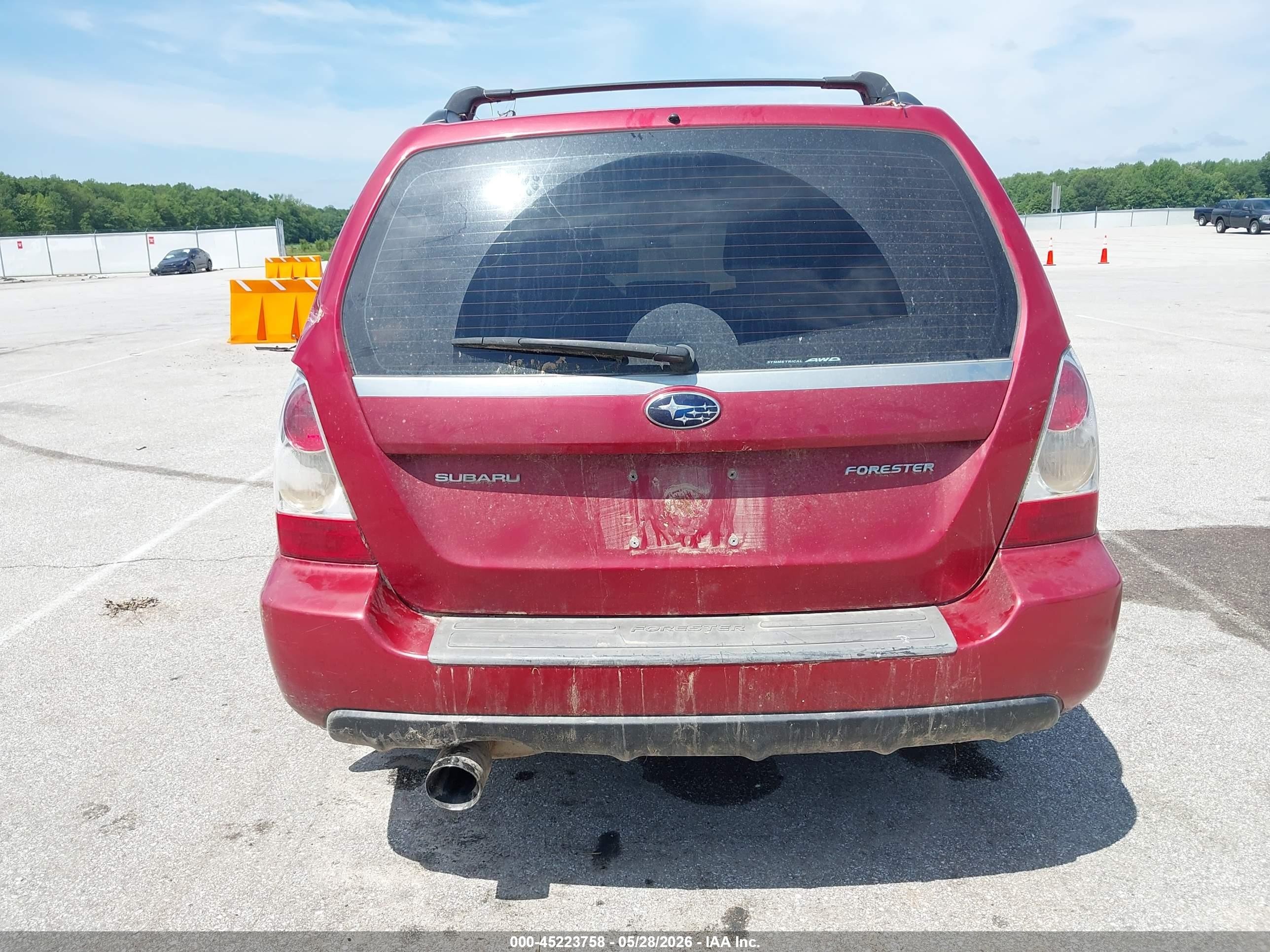 2006 Subaru Forester 2.5x Red vin: JF1SG65656G716127