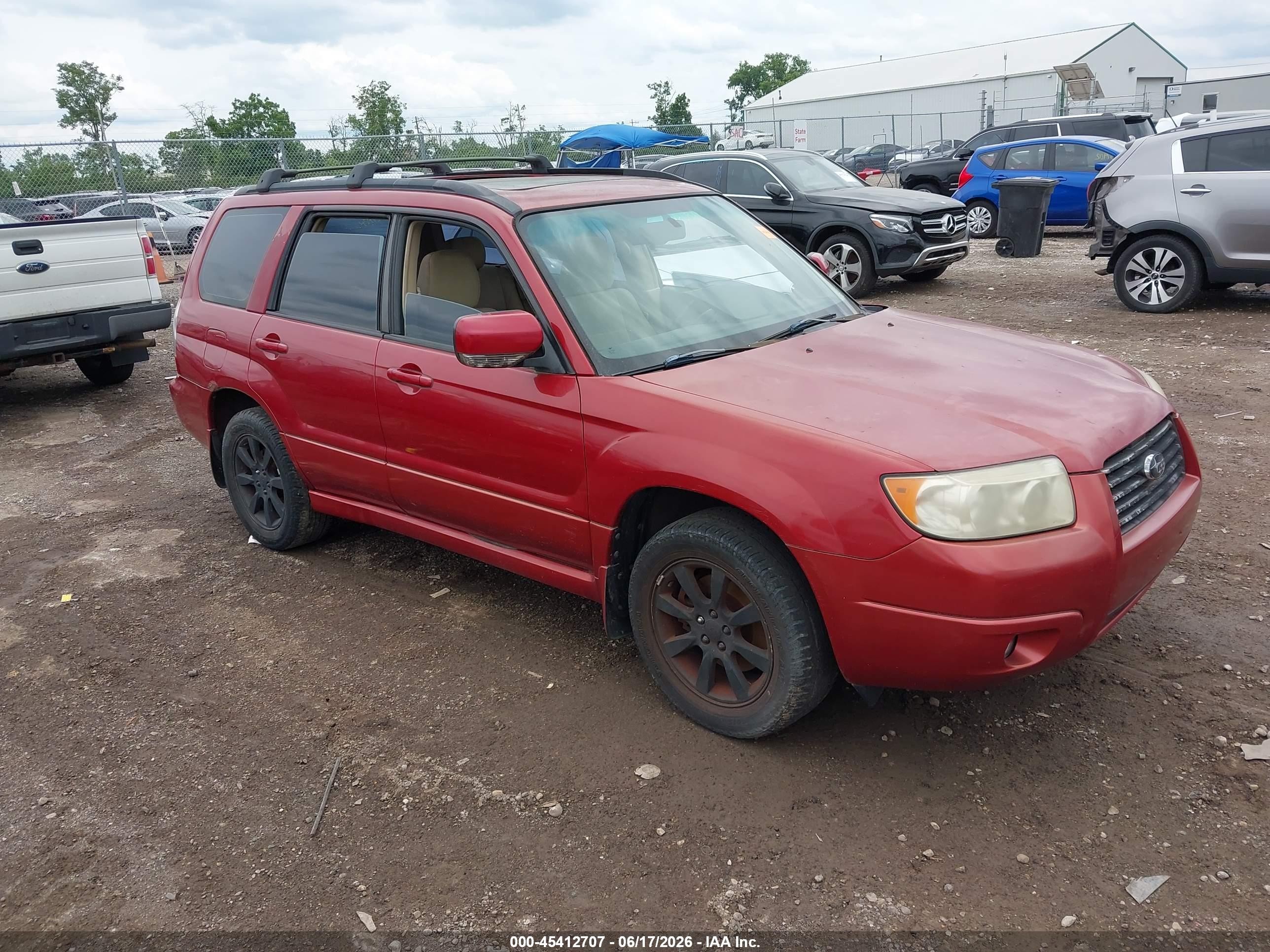 2007 Subaru Forester 2.5x Red vin: JF1SG65657G732216