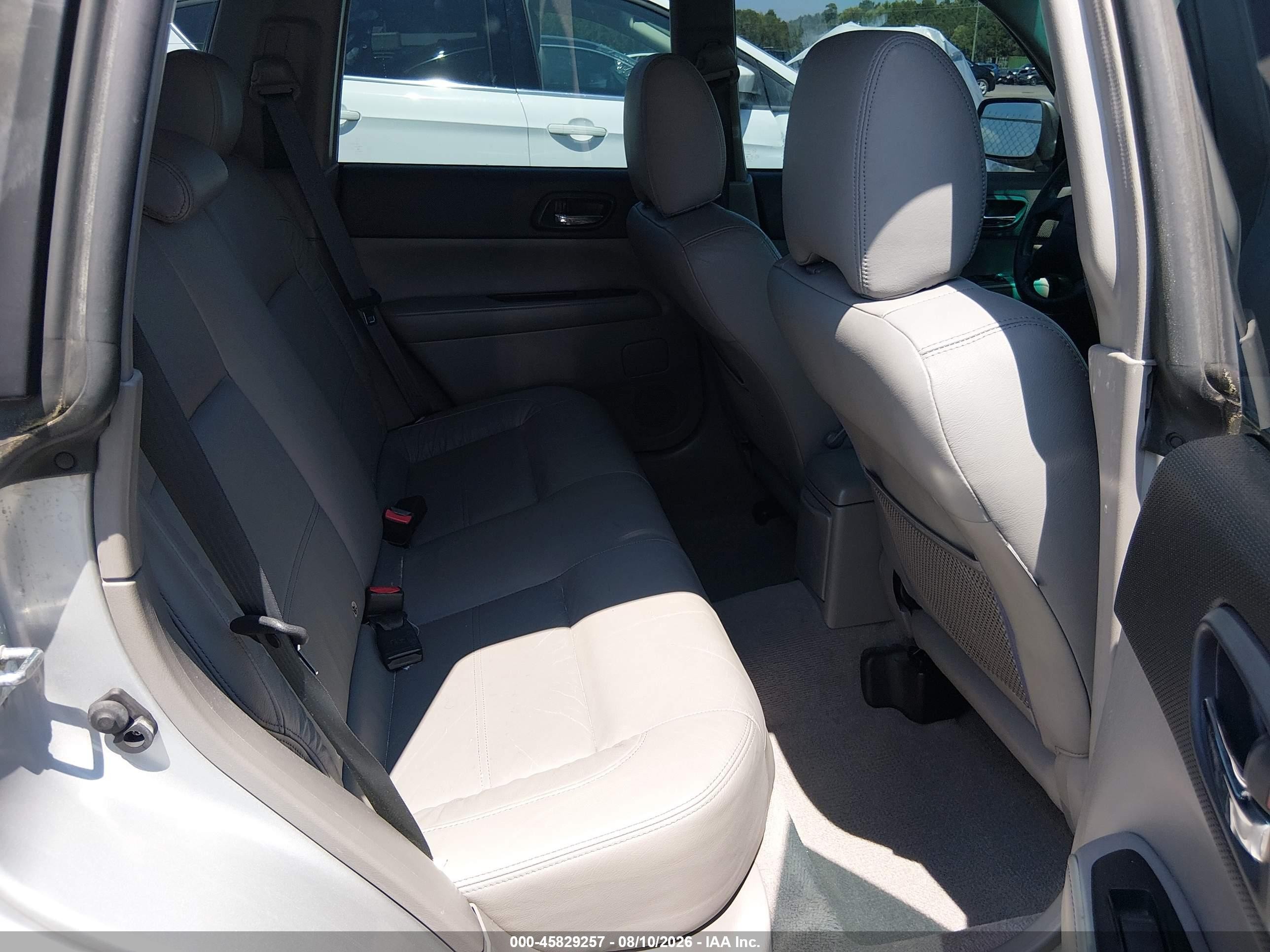 2003 Subaru Forester Xs Silver vin: JF1SG65663H744783