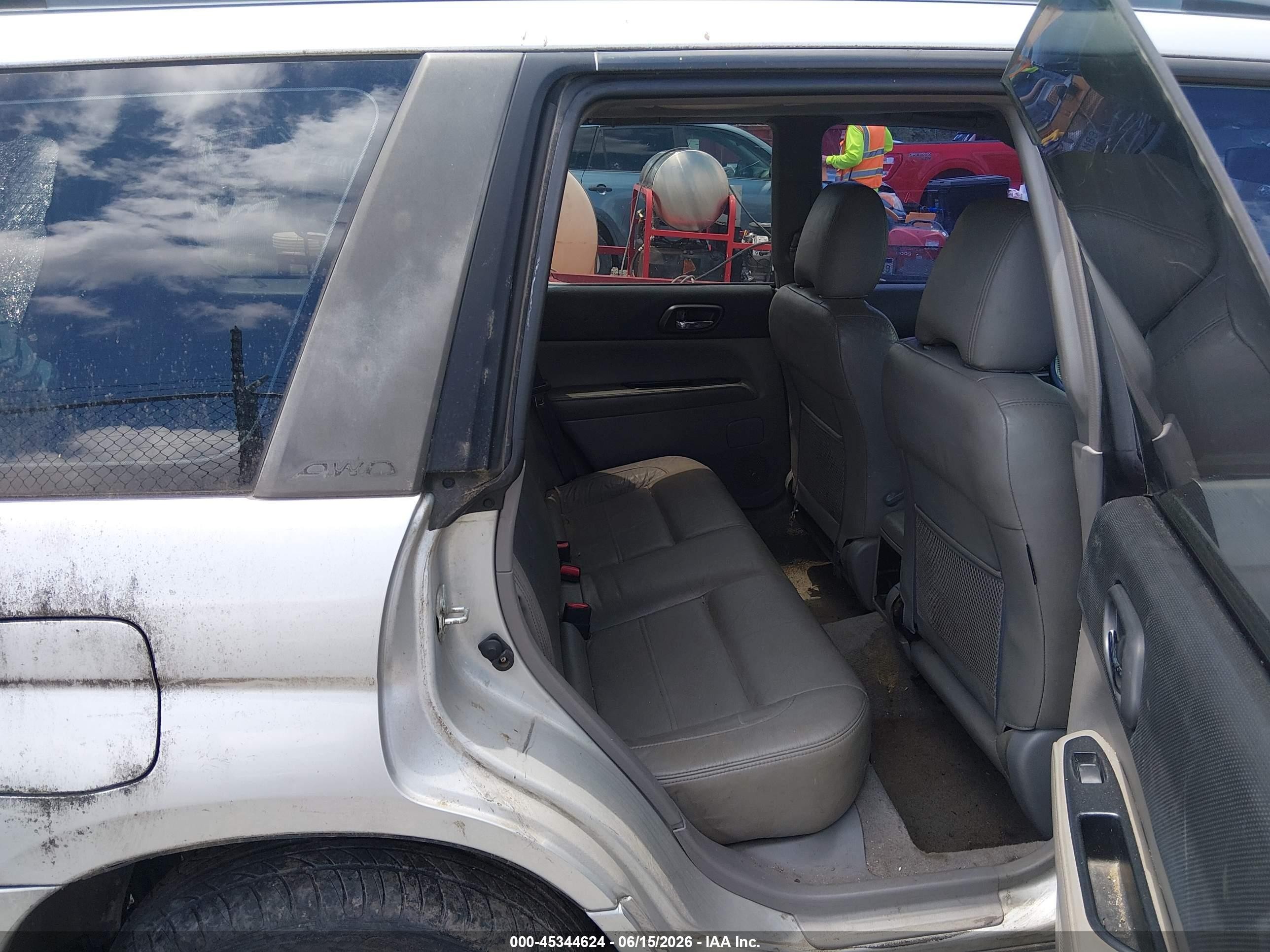 2003 Subaru Forester Xs Silver vin: JF1SG65663H764080