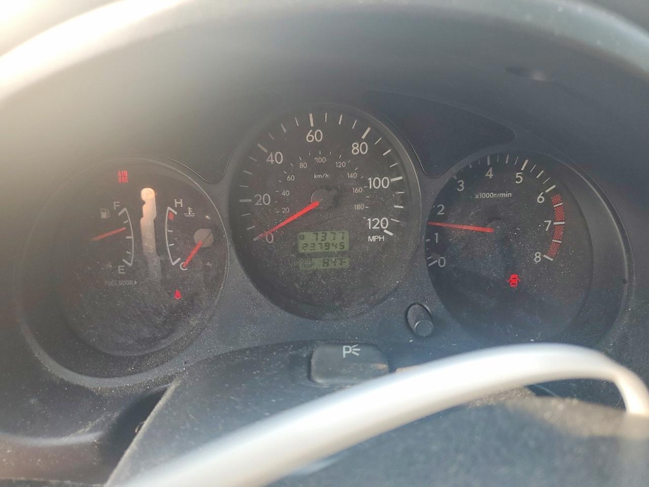 2004 Subaru Forester 2.5xs Silver vin: JF1SG65664H763478