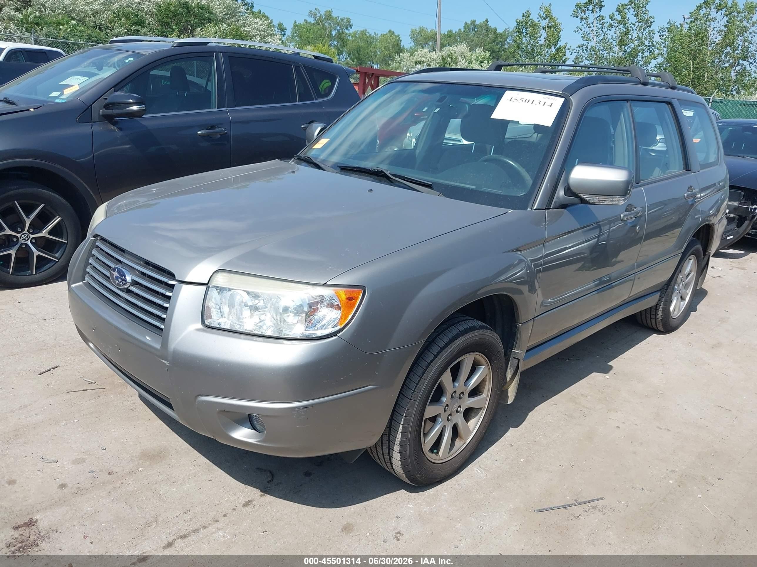 2006 Subaru Forester 2.5x Silver vin: JF1SG65666H709794